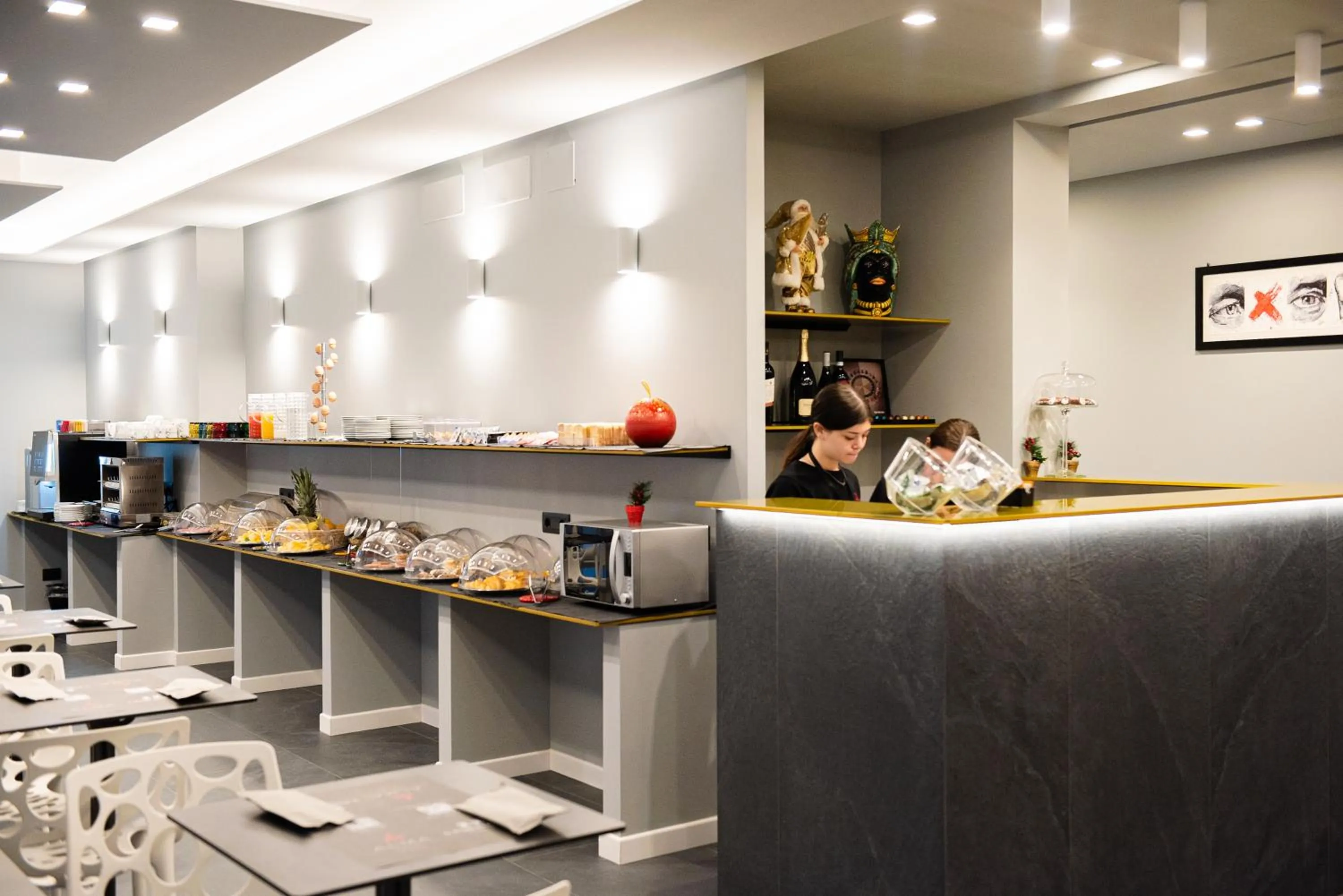 Breakfast in Alma Hotel