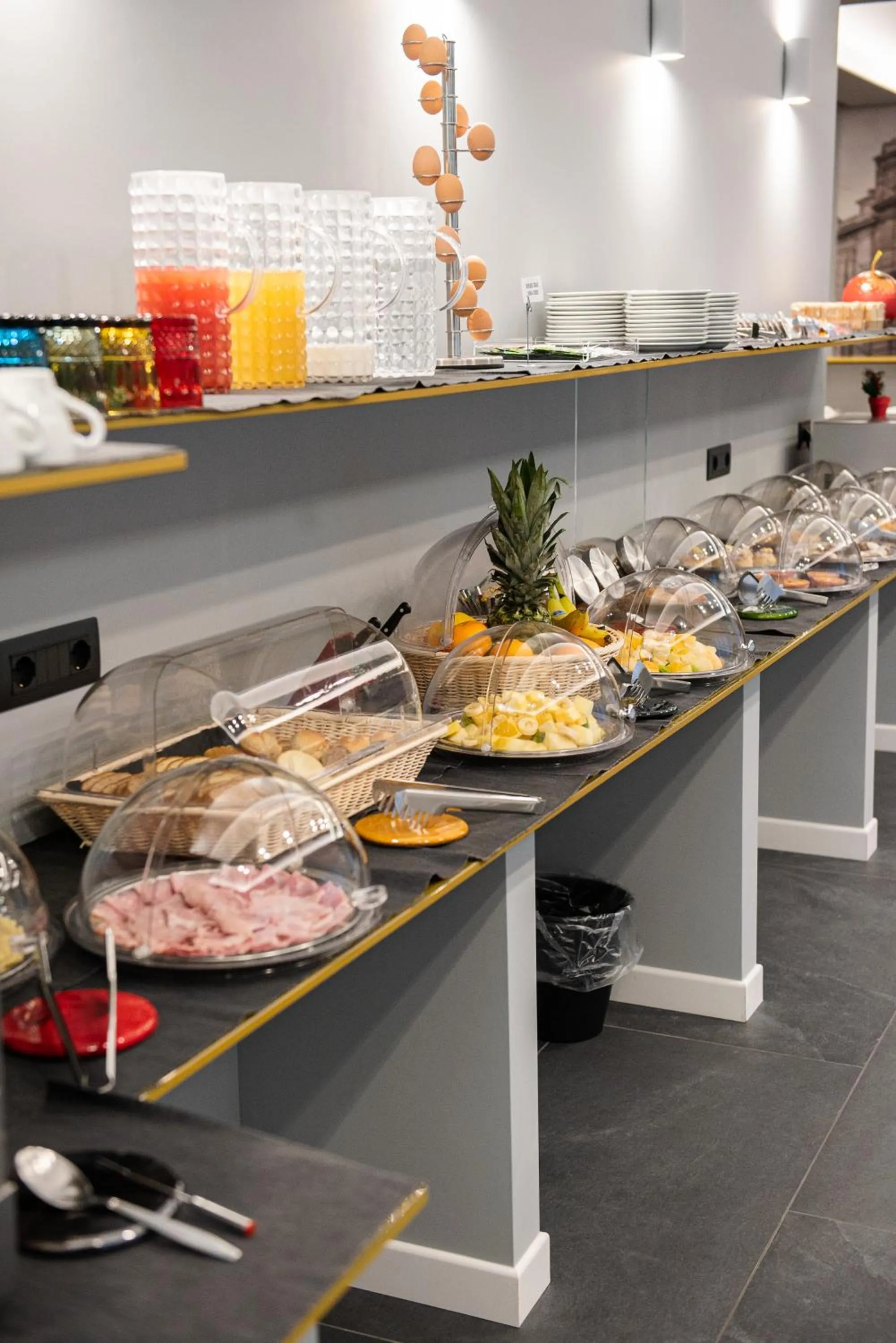 Breakfast in Alma Hotel