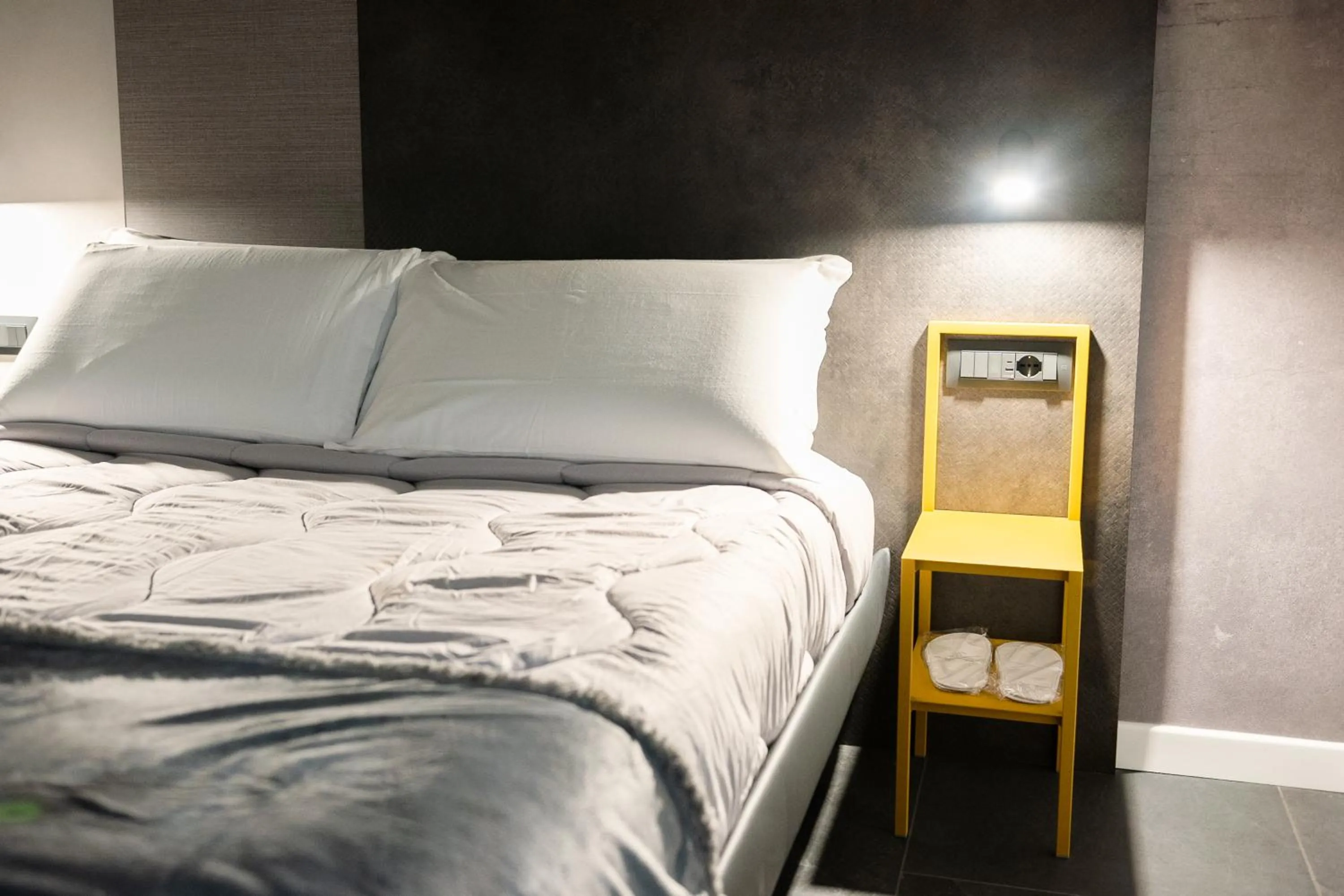 Bedroom, Bed in Alma Hotel