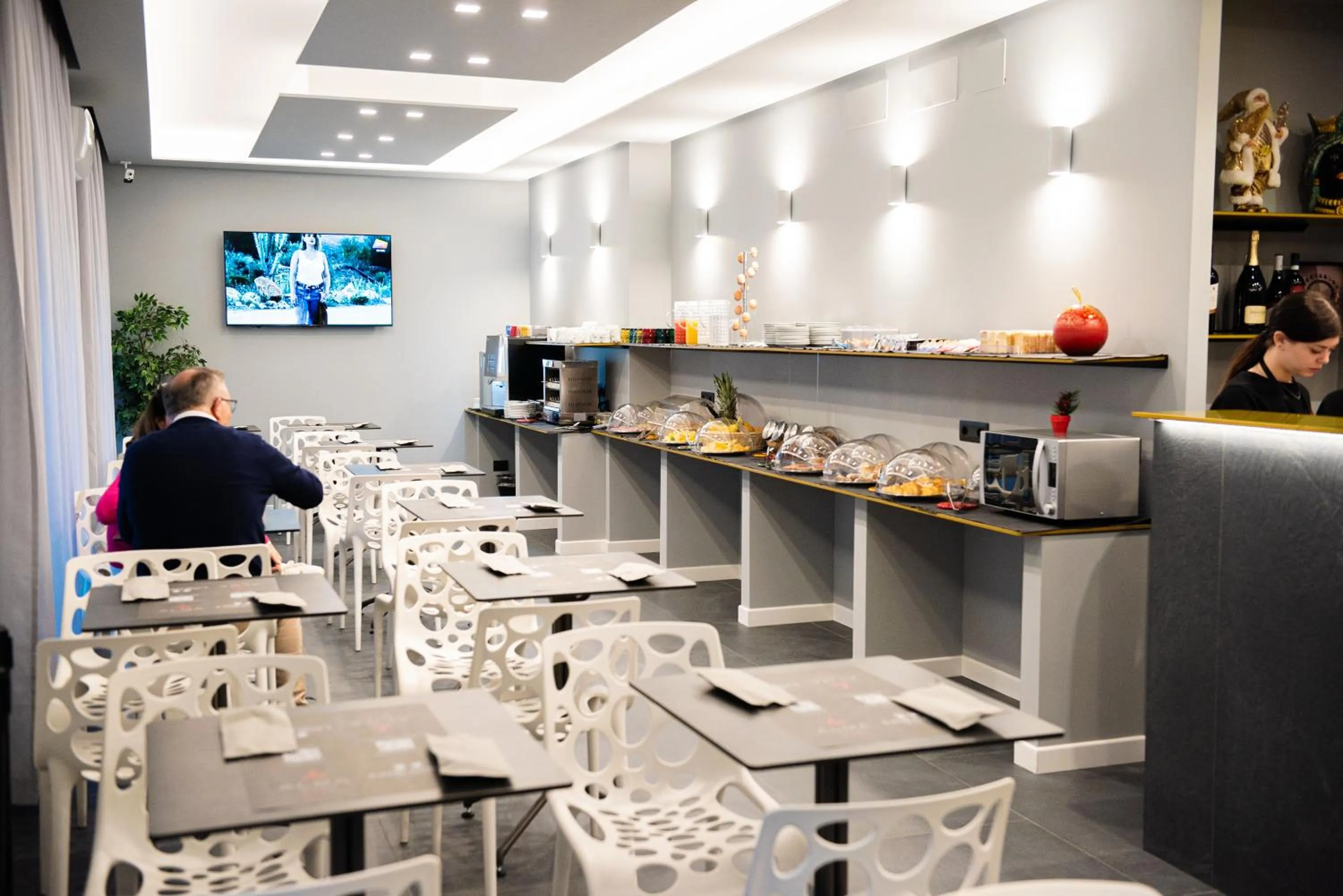 Breakfast in Alma Hotel