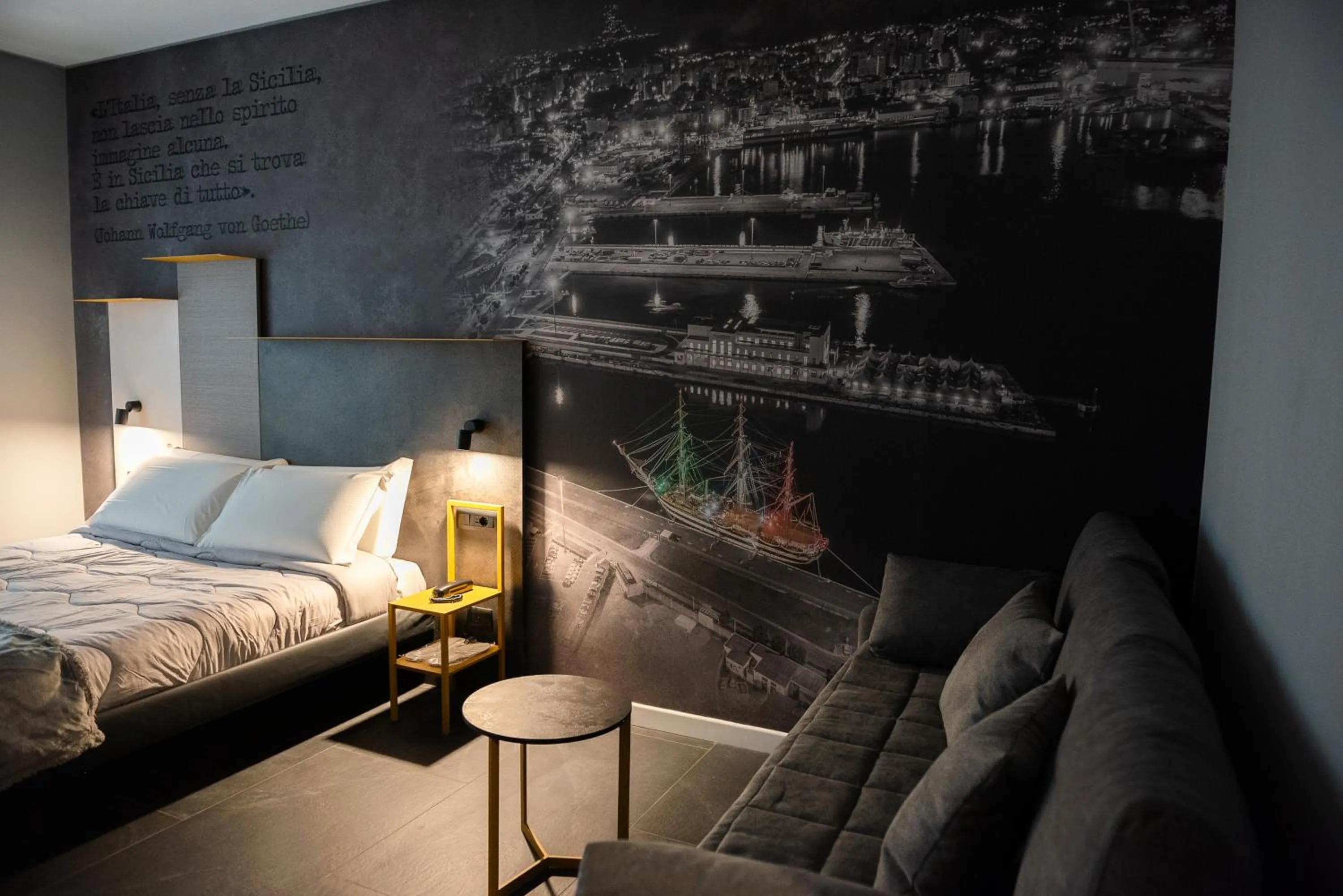 Bedroom, Bed in Alma Hotel