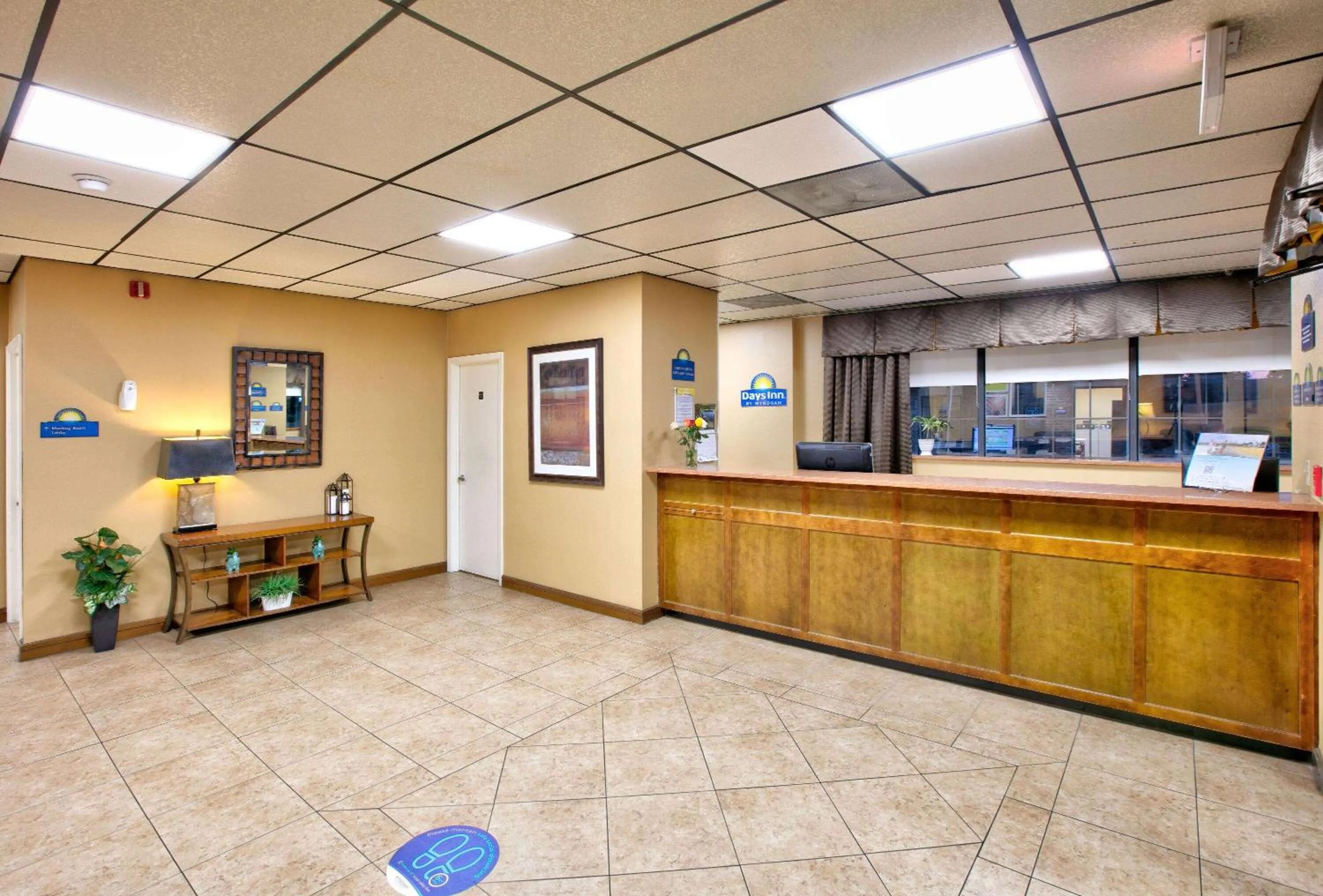 Lobby or reception in Days Inn by Wyndham Batesville