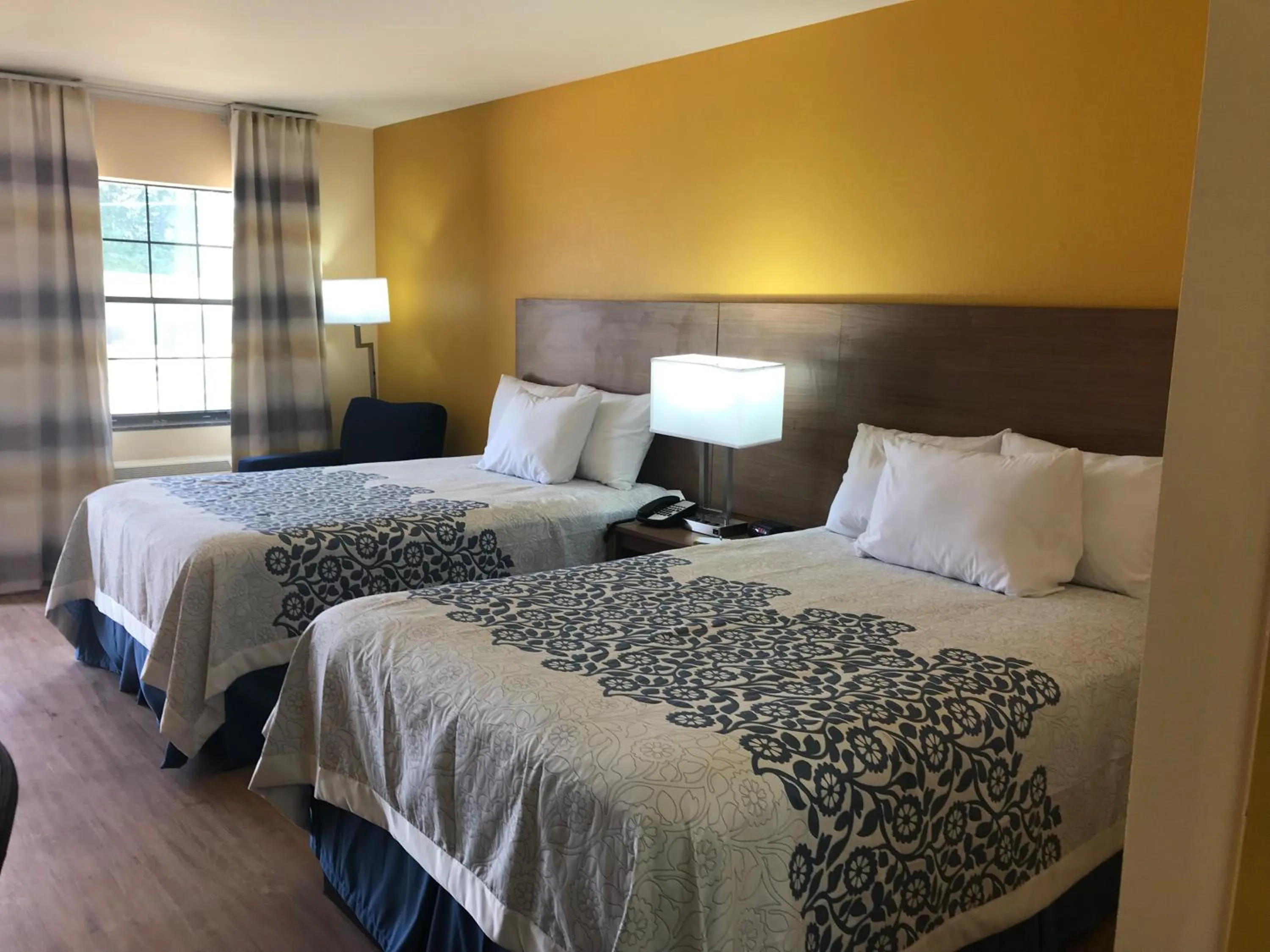 Bed in Days Inn by Wyndham Batesville
