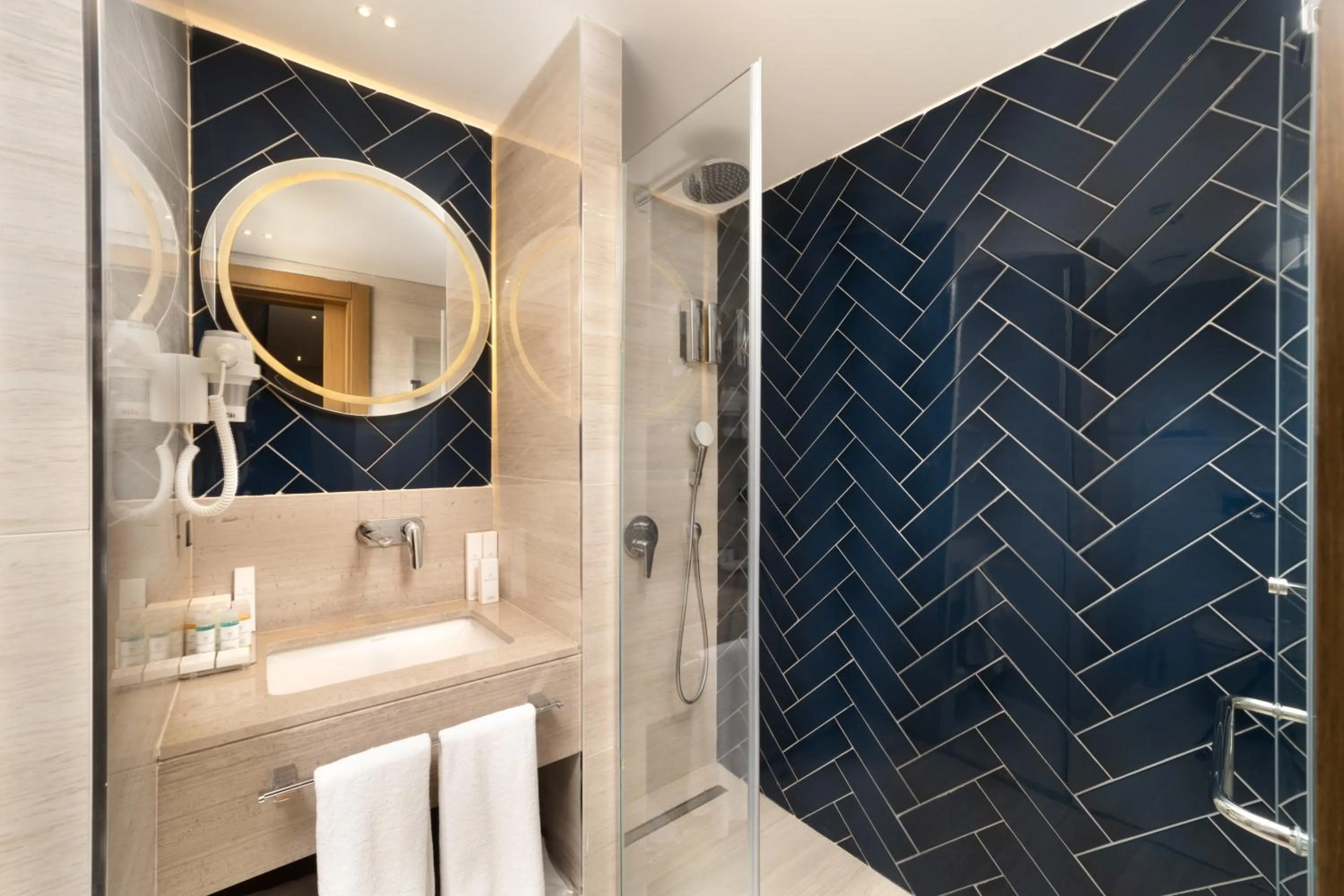 Shower in Bentley Hotel Old City-Special Class