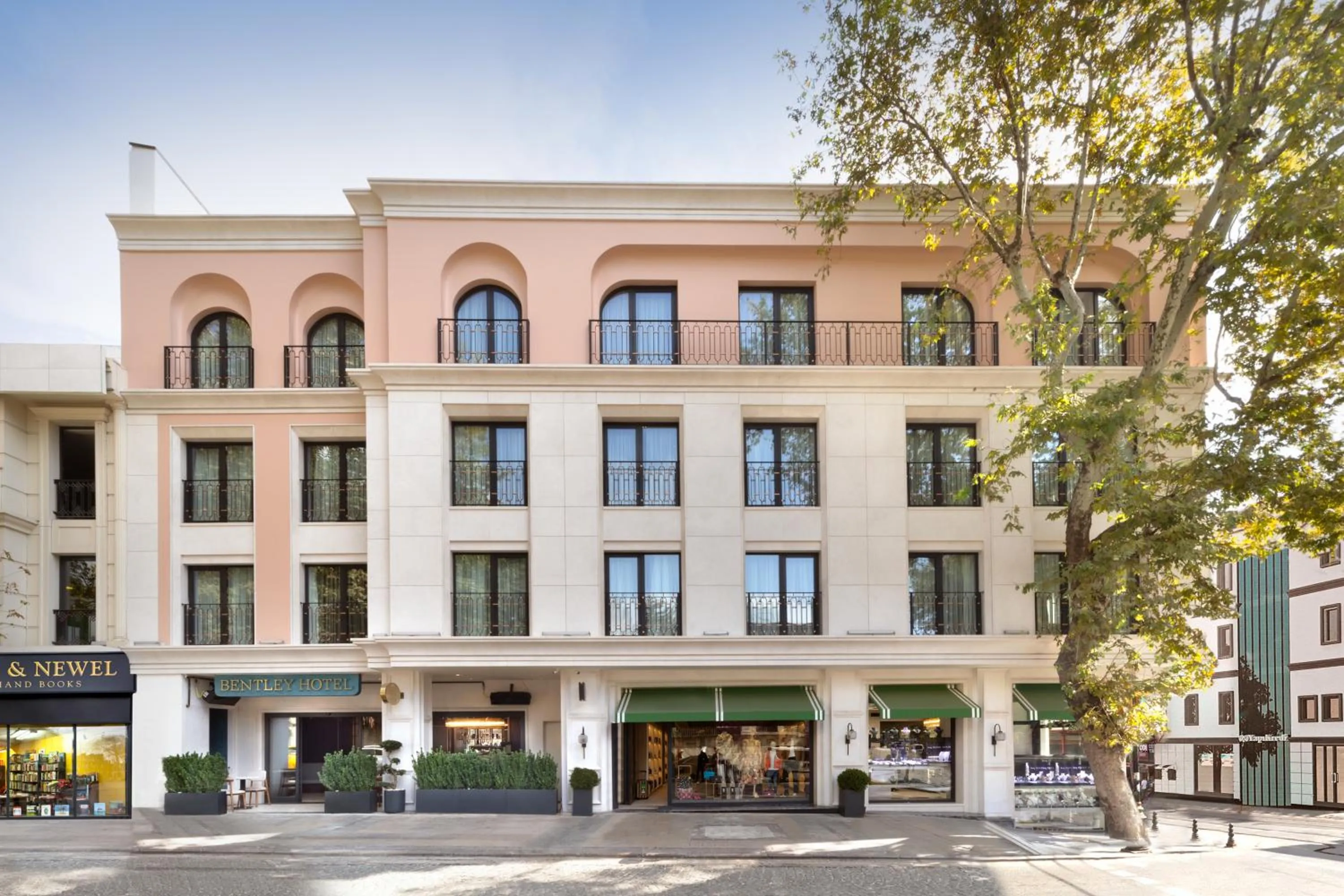 Property building in Bentley Hotel Old City-Special Class