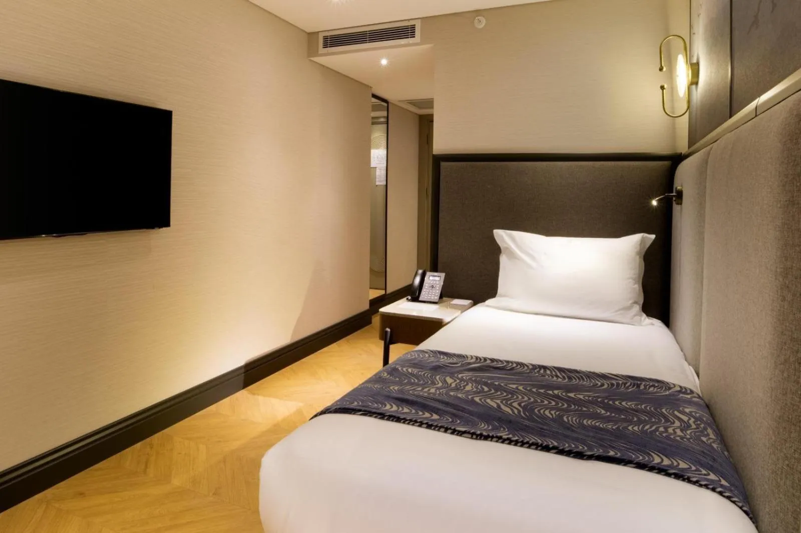 Photo of the whole room, Bed in Bentley Hotel Old City-Special Class