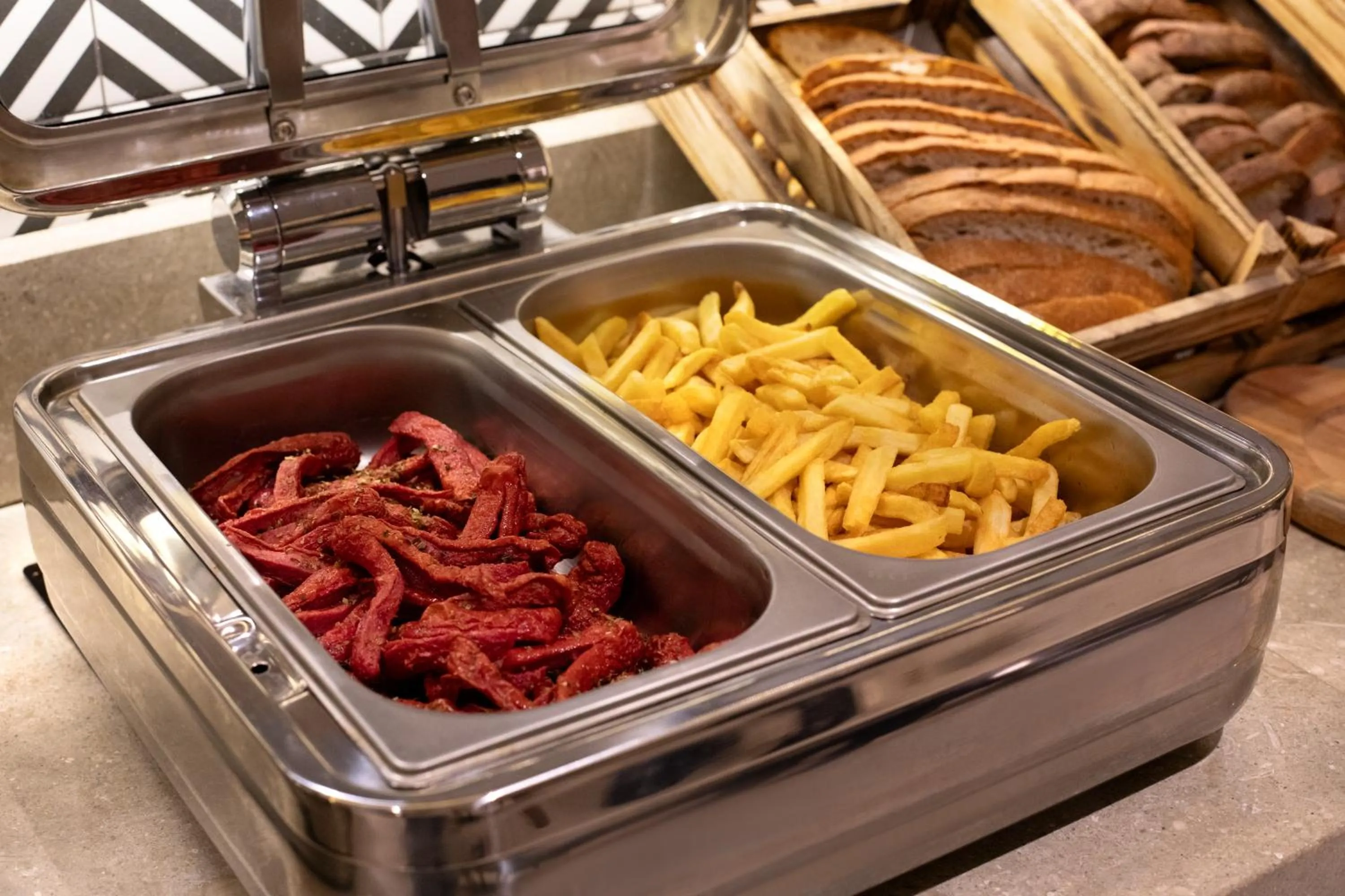 Food and drinks in Bentley Hotel Old City-Special Class