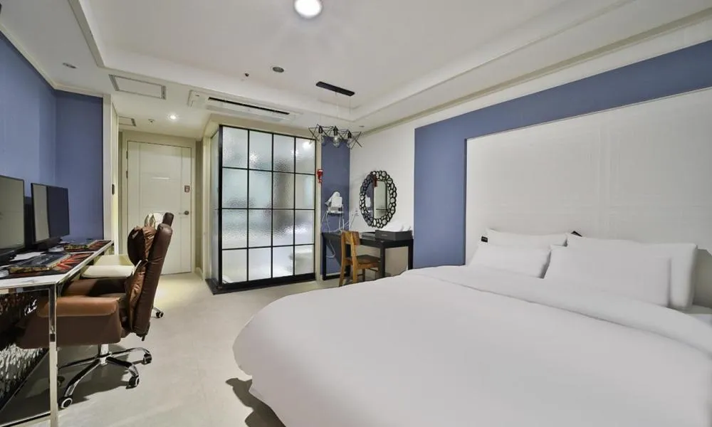 Photo of the whole room in Changwon Hotel Baba