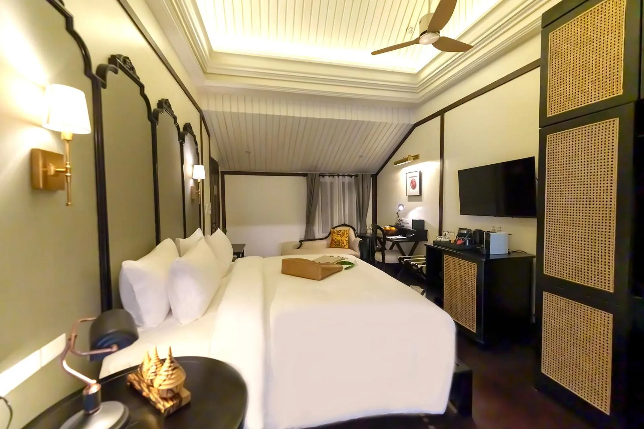 Deluxe Double Room in V Maison Boutique Hotel