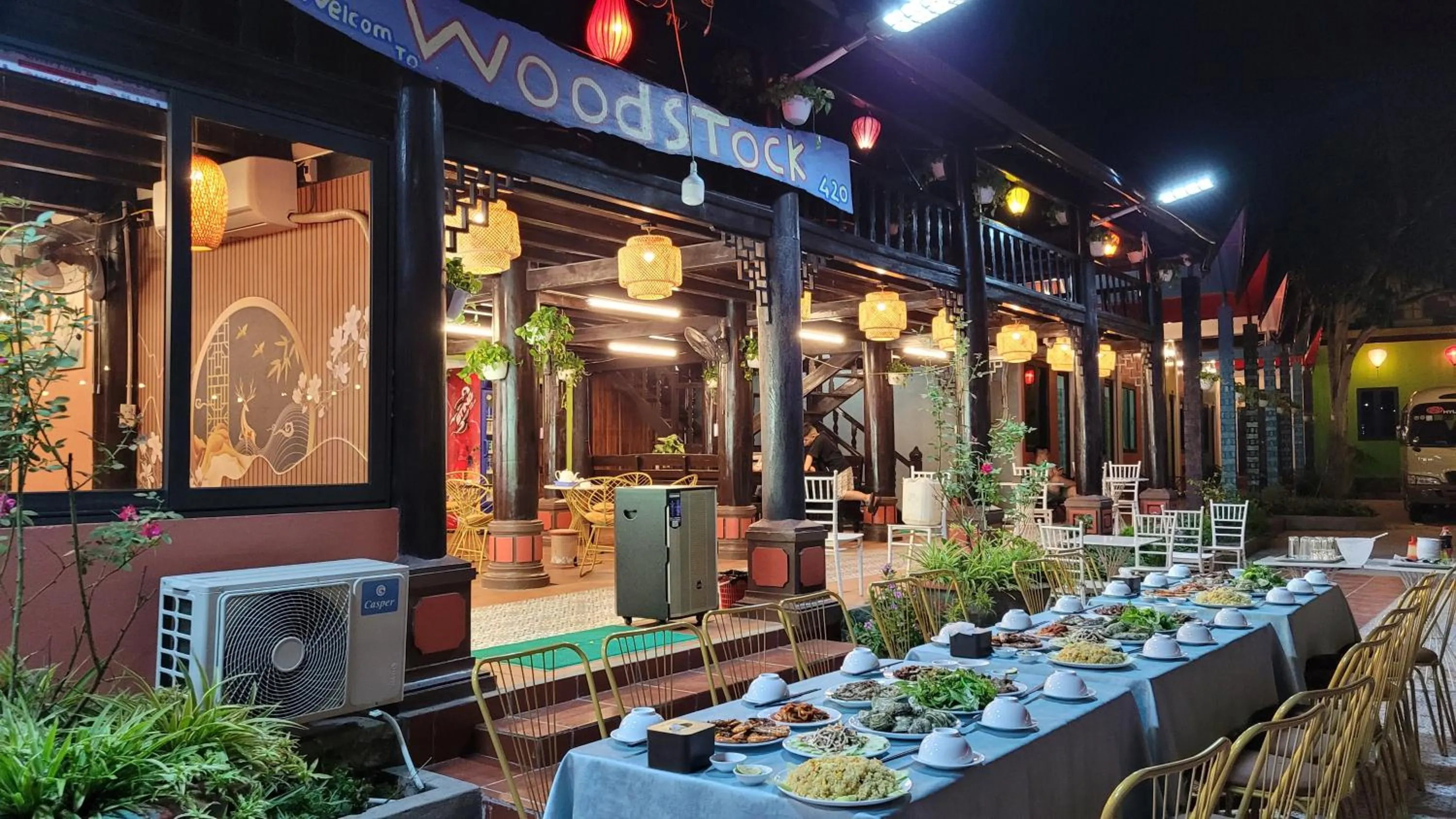 Restaurant/places to eat in Woodstock Beach Camp