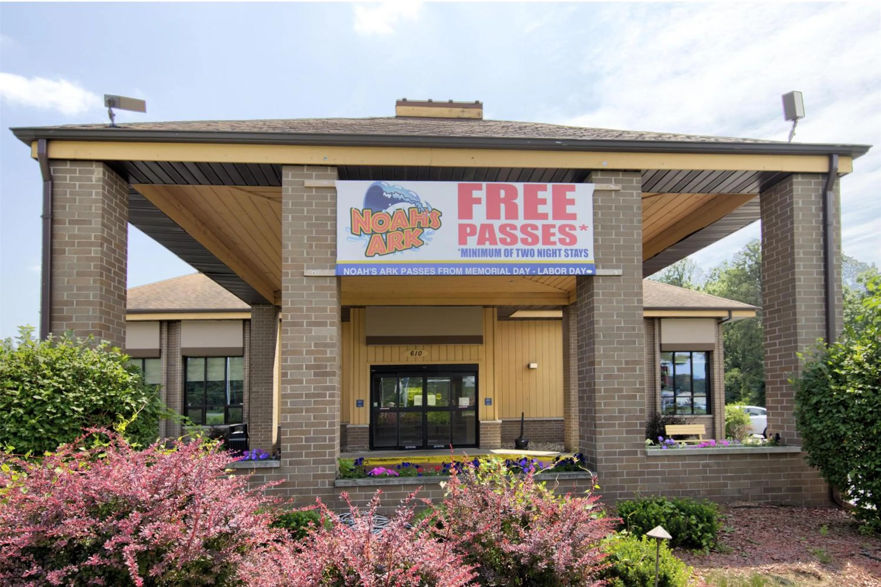 Property building in Best Western Ambassador Inn & Suites