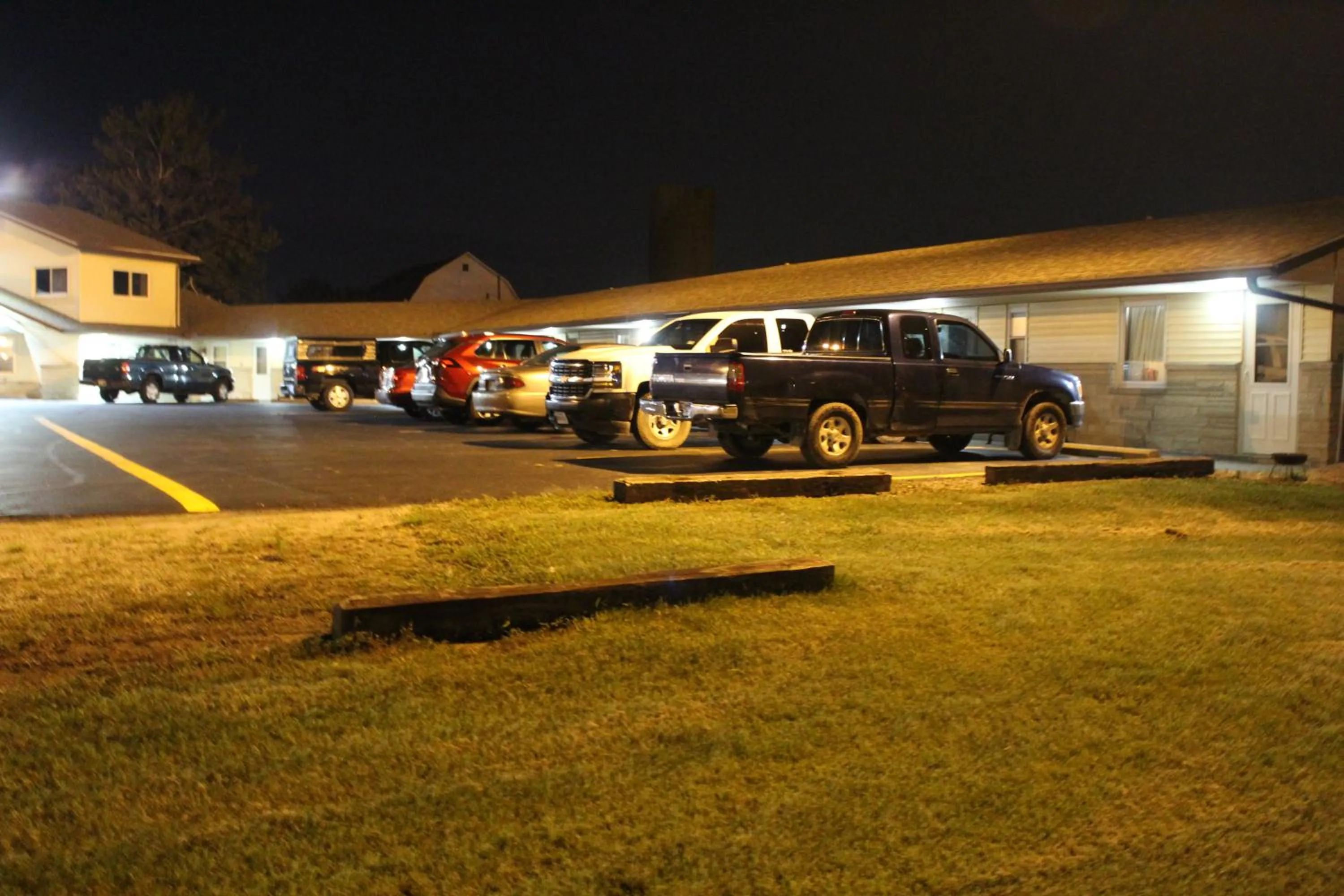 Night in The Perrysburg Budget Inn