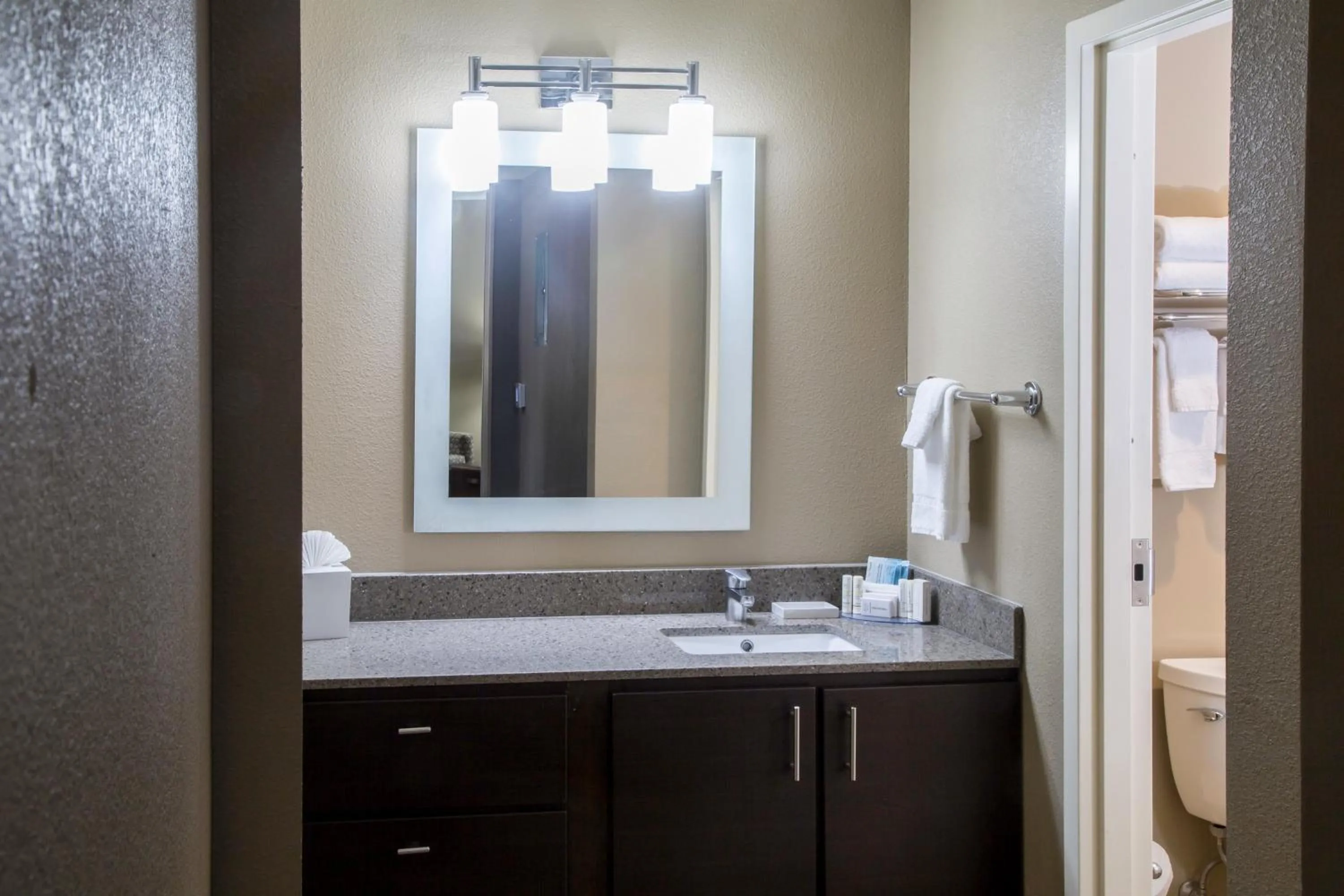 Bathroom in TownePlace Suites by Marriott Oxford
