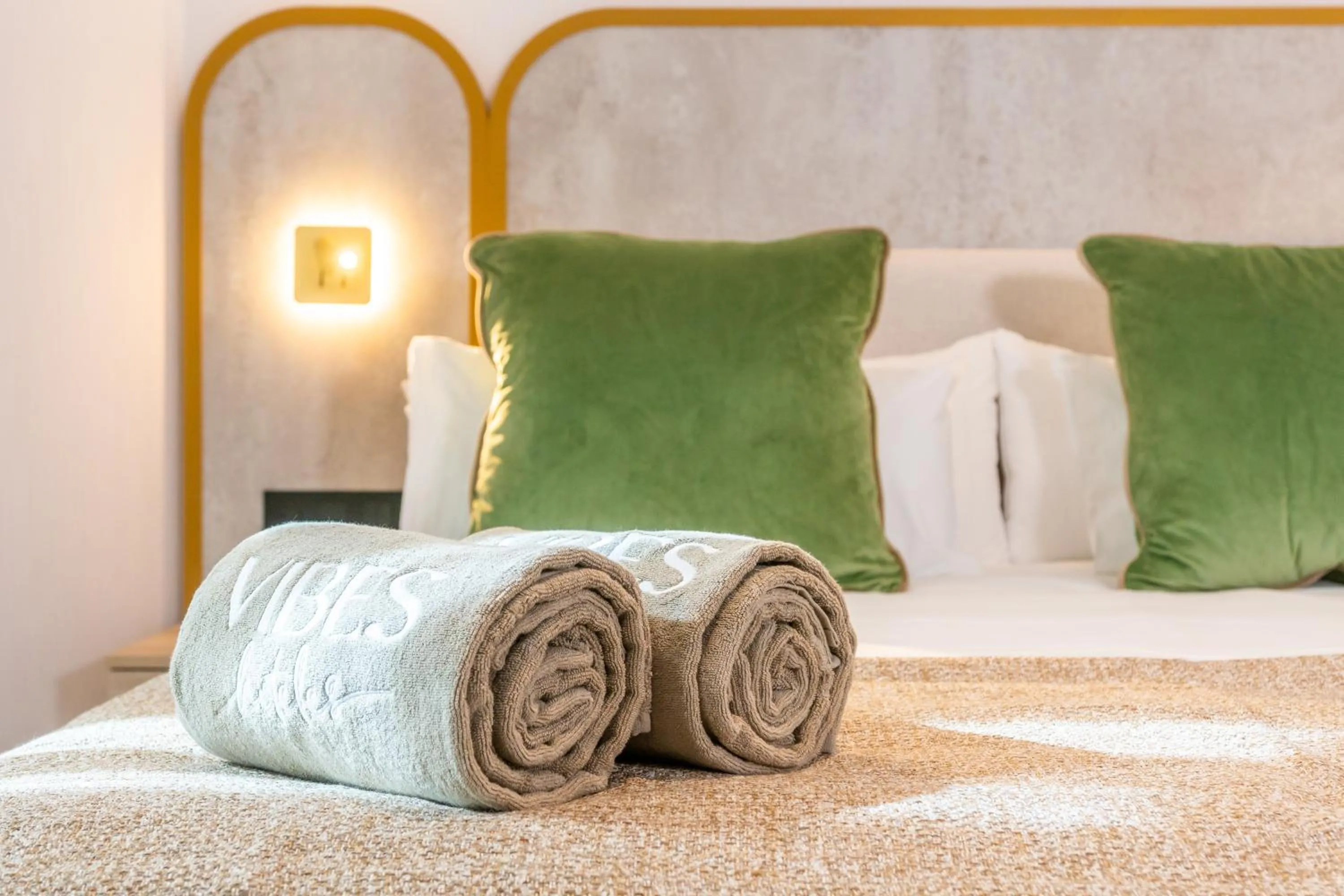 towels, Bed in Hotel Málaga Vibes