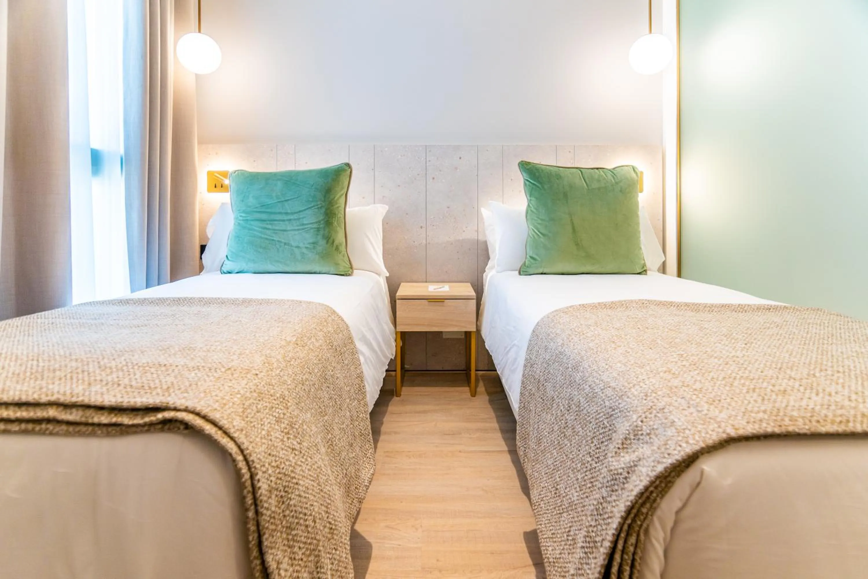 Bedroom, Bed in Hotel Málaga Vibes