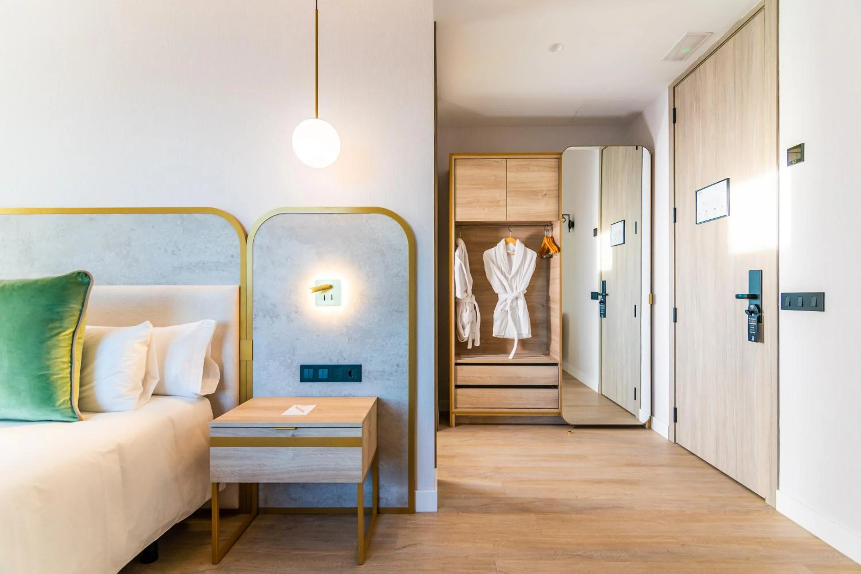 Photo of the whole room, Bed in Hotel Málaga Vibes