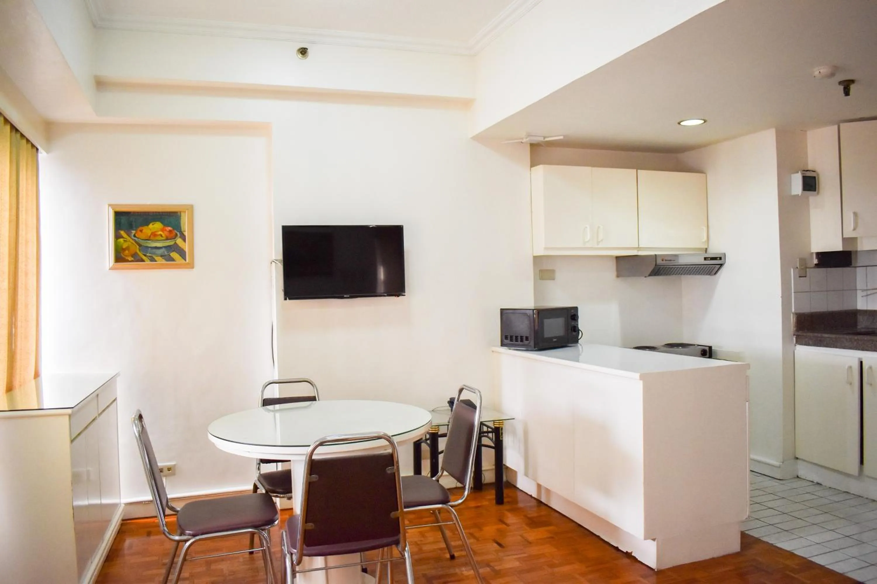 TV and multimedia in Sunette Tower Suites Makati