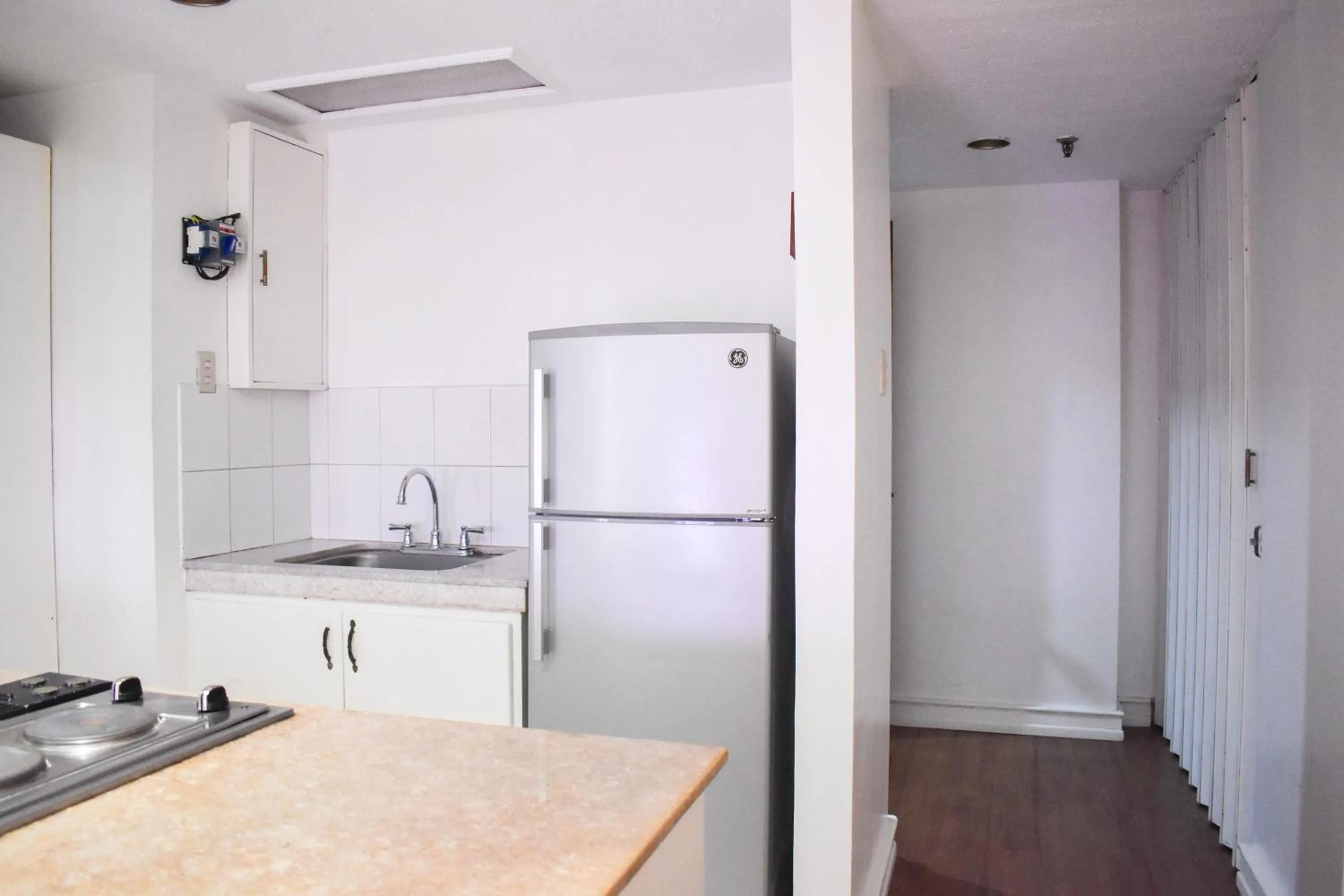 Kitchen or kitchenette in Sunette Tower Suites Makati