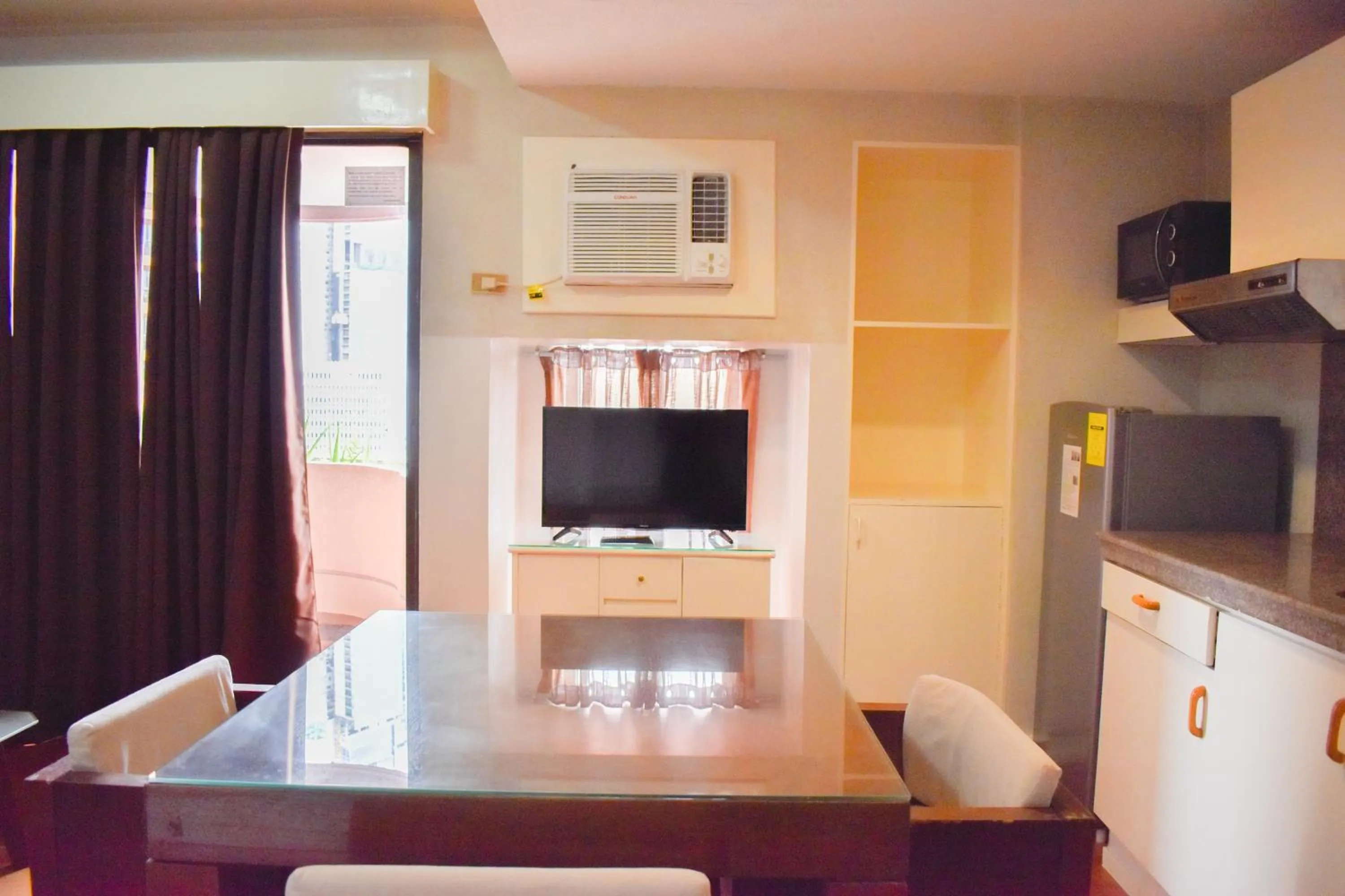Kitchen or kitchenette in Sunette Tower Suites Makati