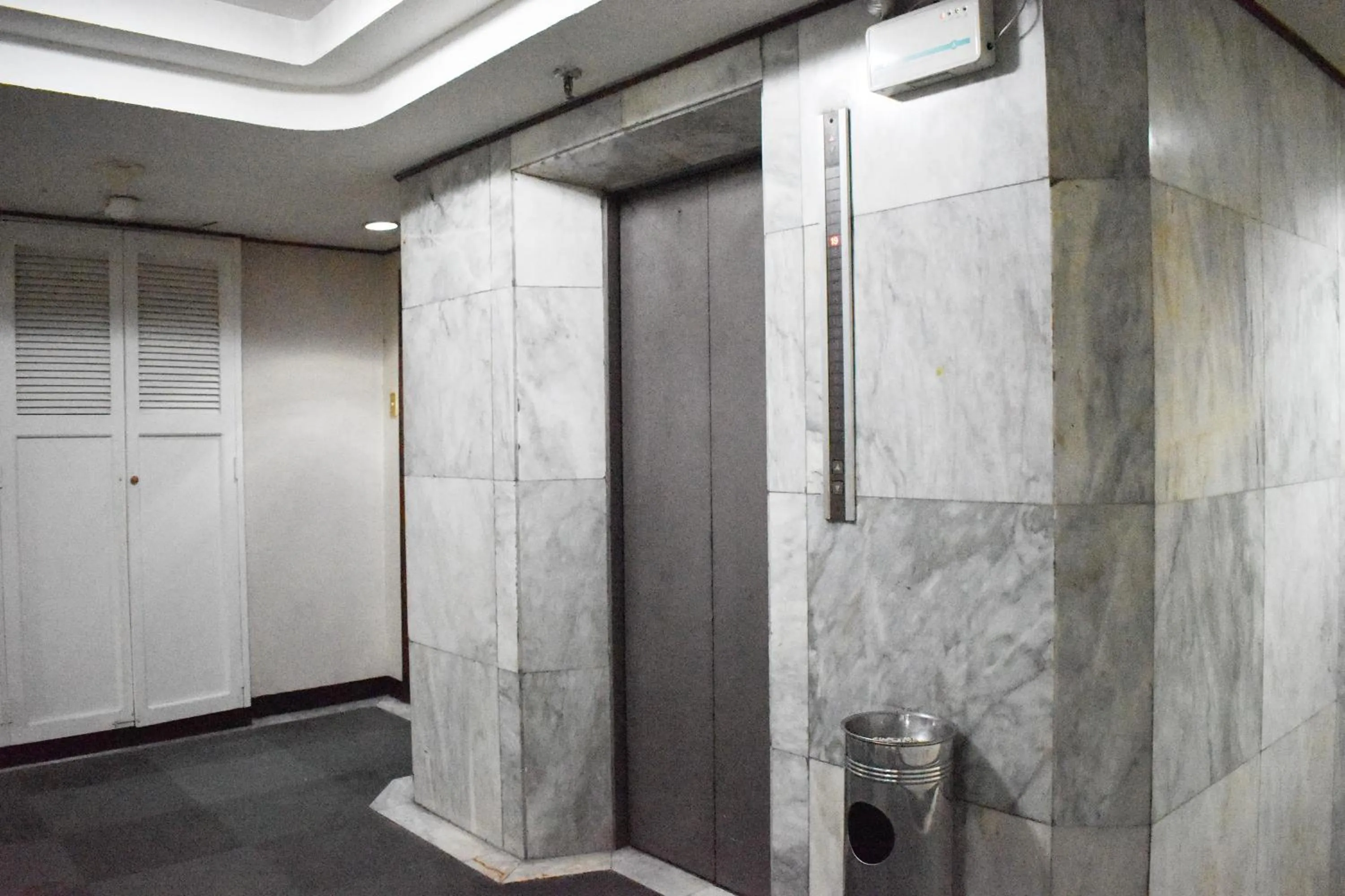 elevator in Sunette Tower Suites Makati