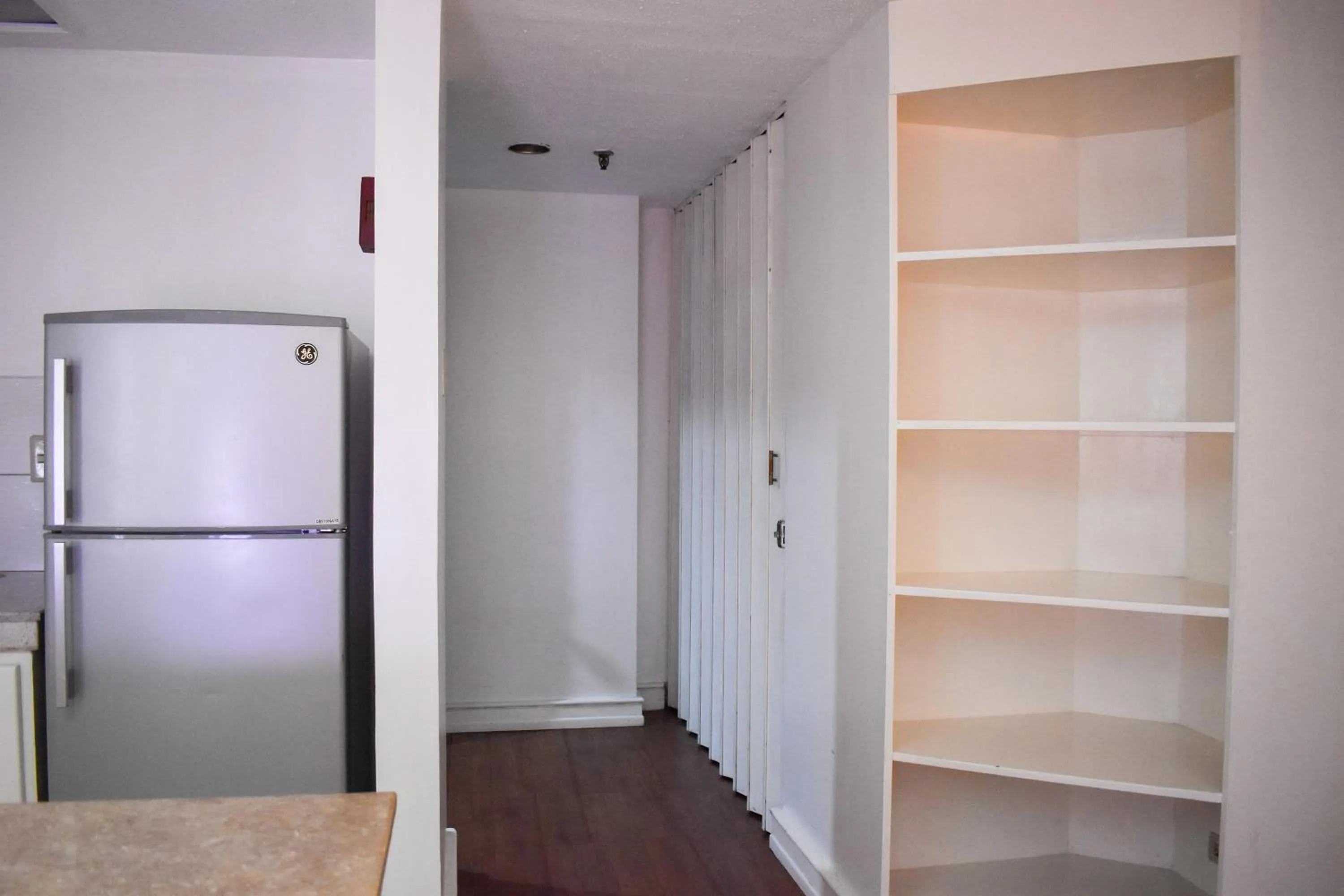 Kitchen or kitchenette in Sunette Tower Suites Makati