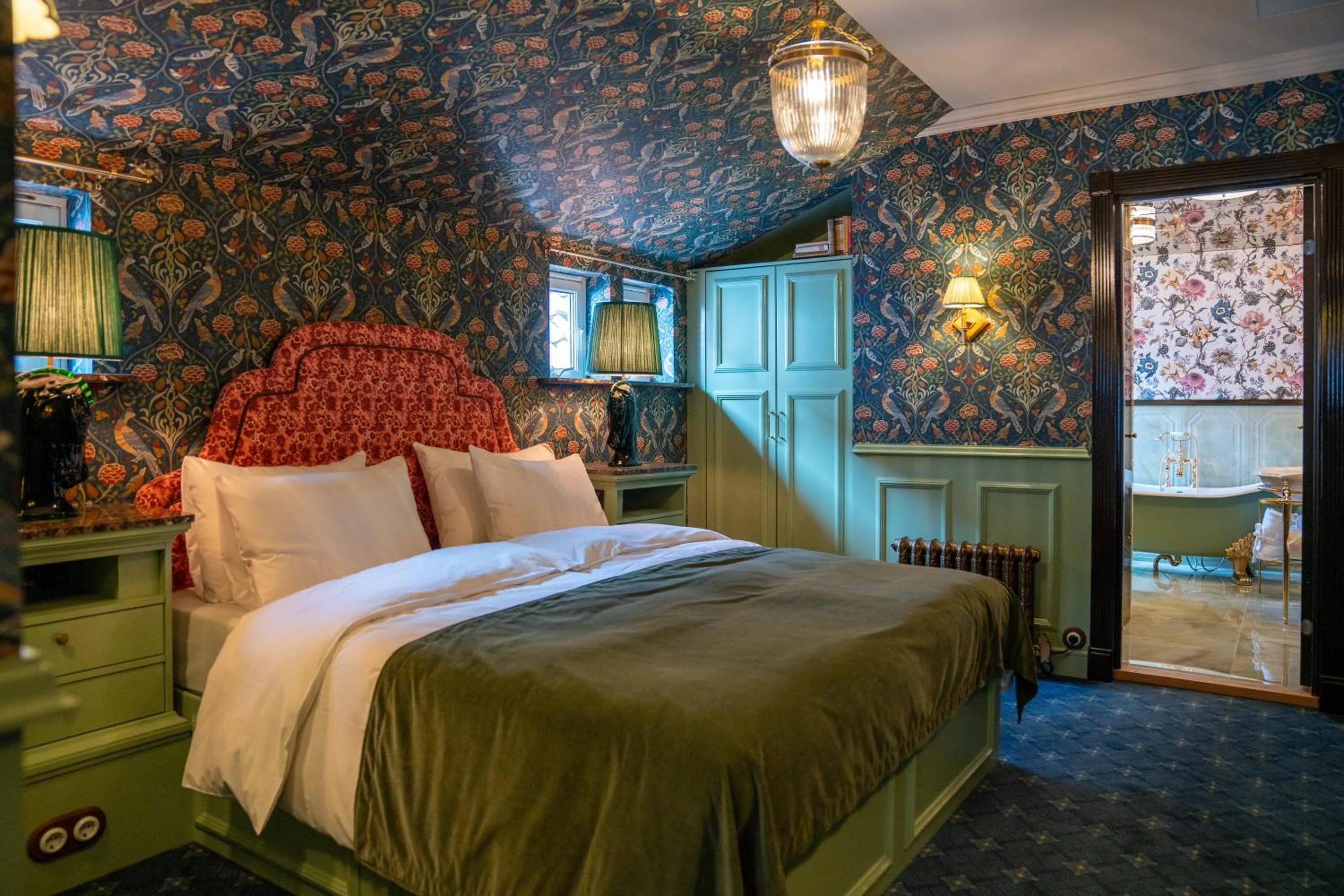 Bedroom, Bed in Charmante Skostredet Hôtel