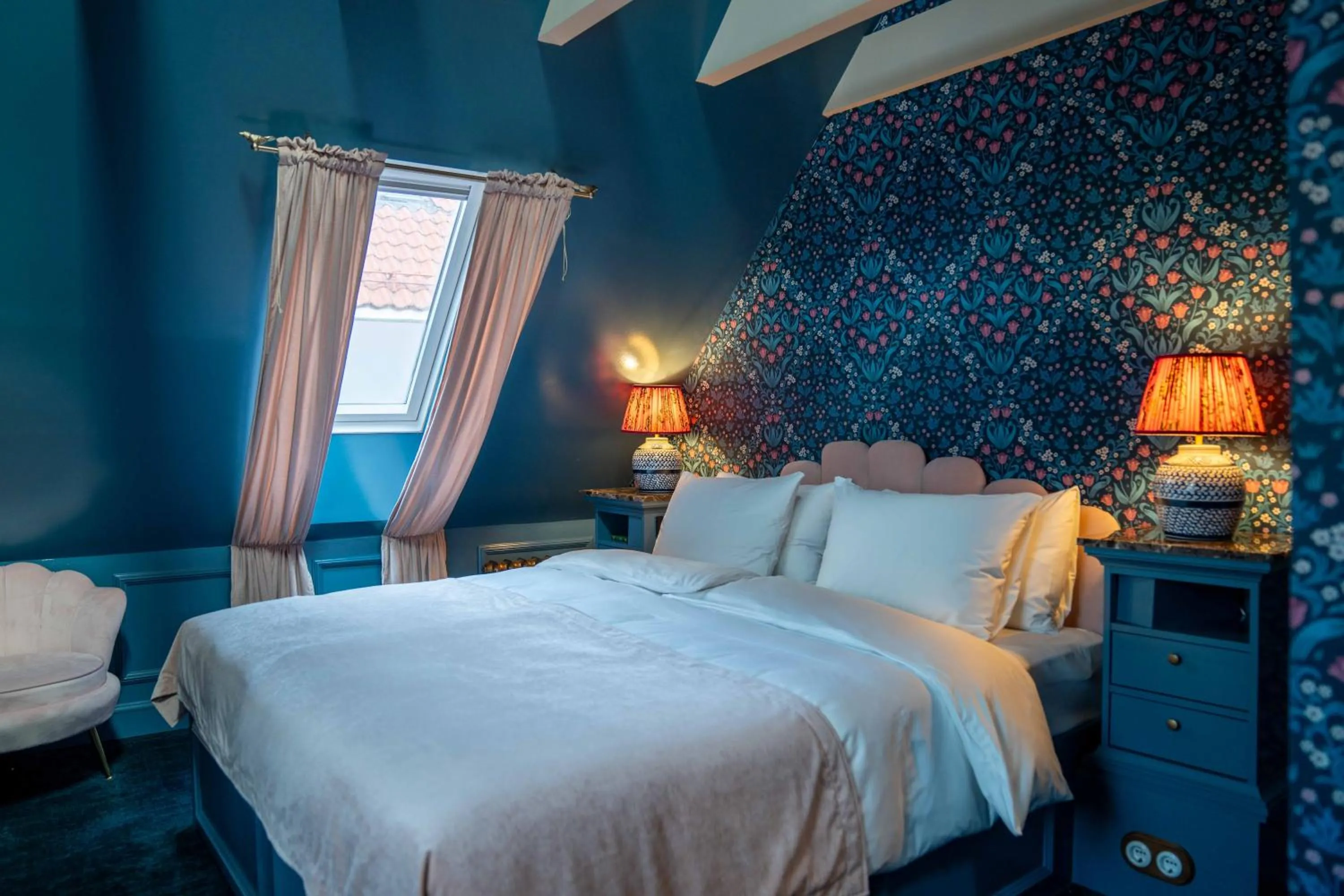 Bed in Charmante Skostredet Hôtel