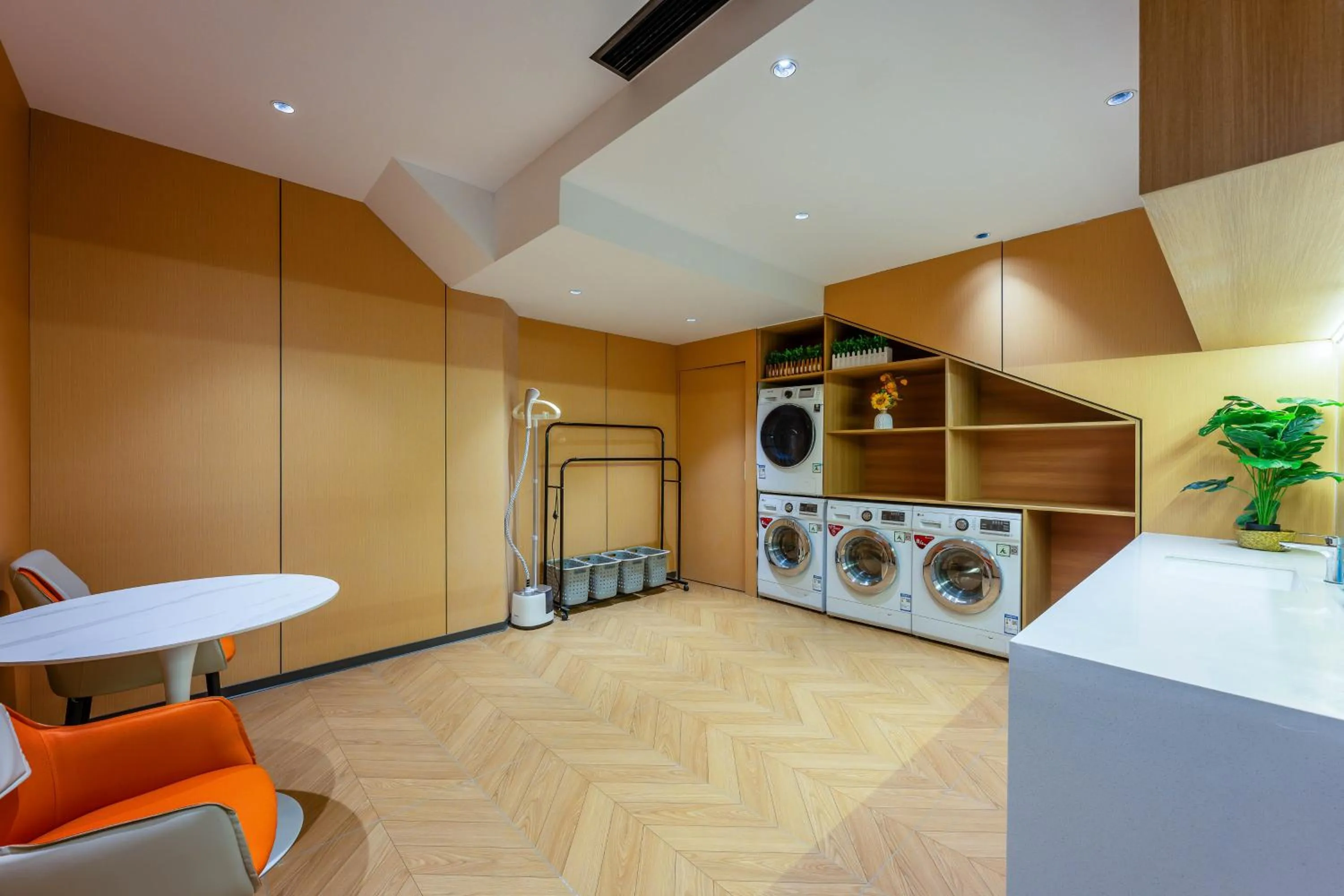 washing machine in Holiday Inn Express Lanzhou Zhengning Road by IHG