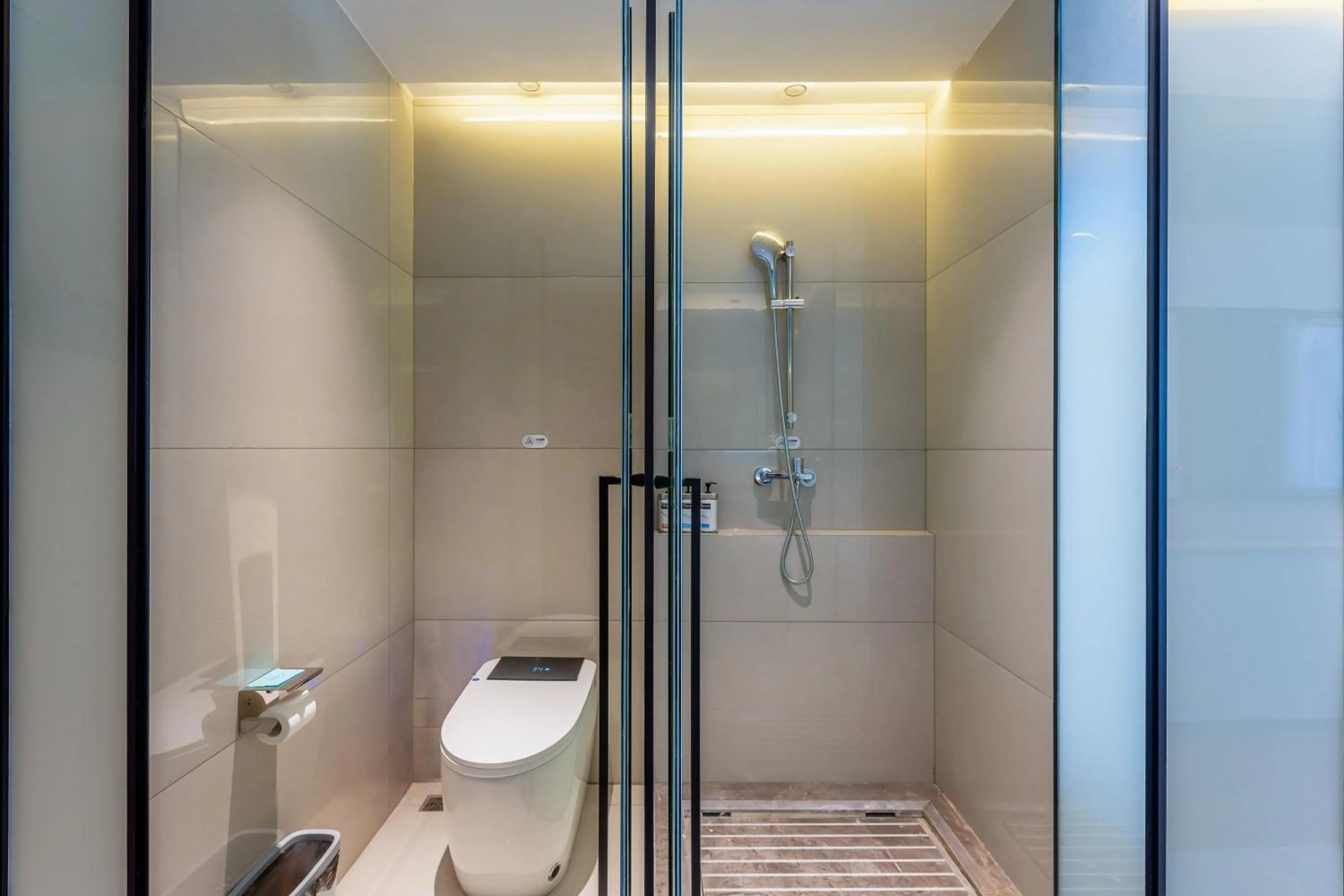 Toilet in Holiday Inn Express Lanzhou Zhengning Road by IHG