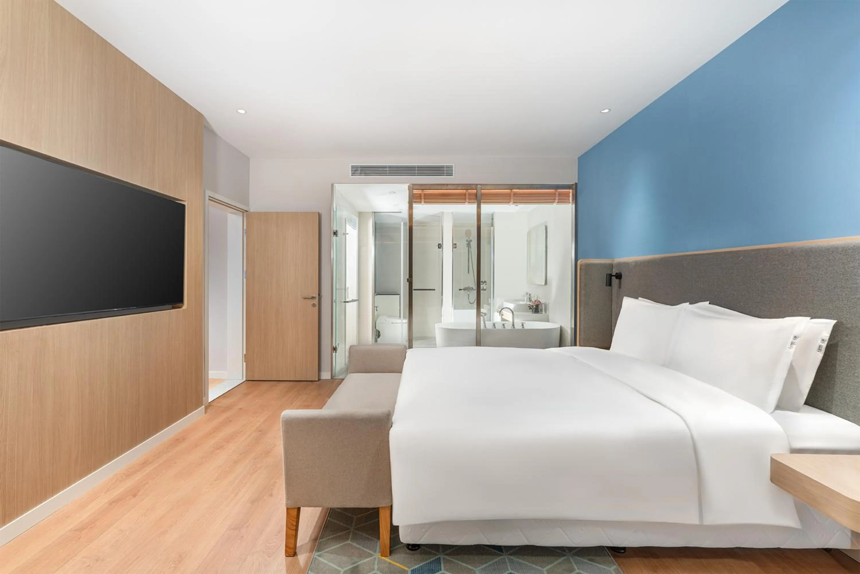 Bed in Holiday Inn Express Dandong City Center by IHG