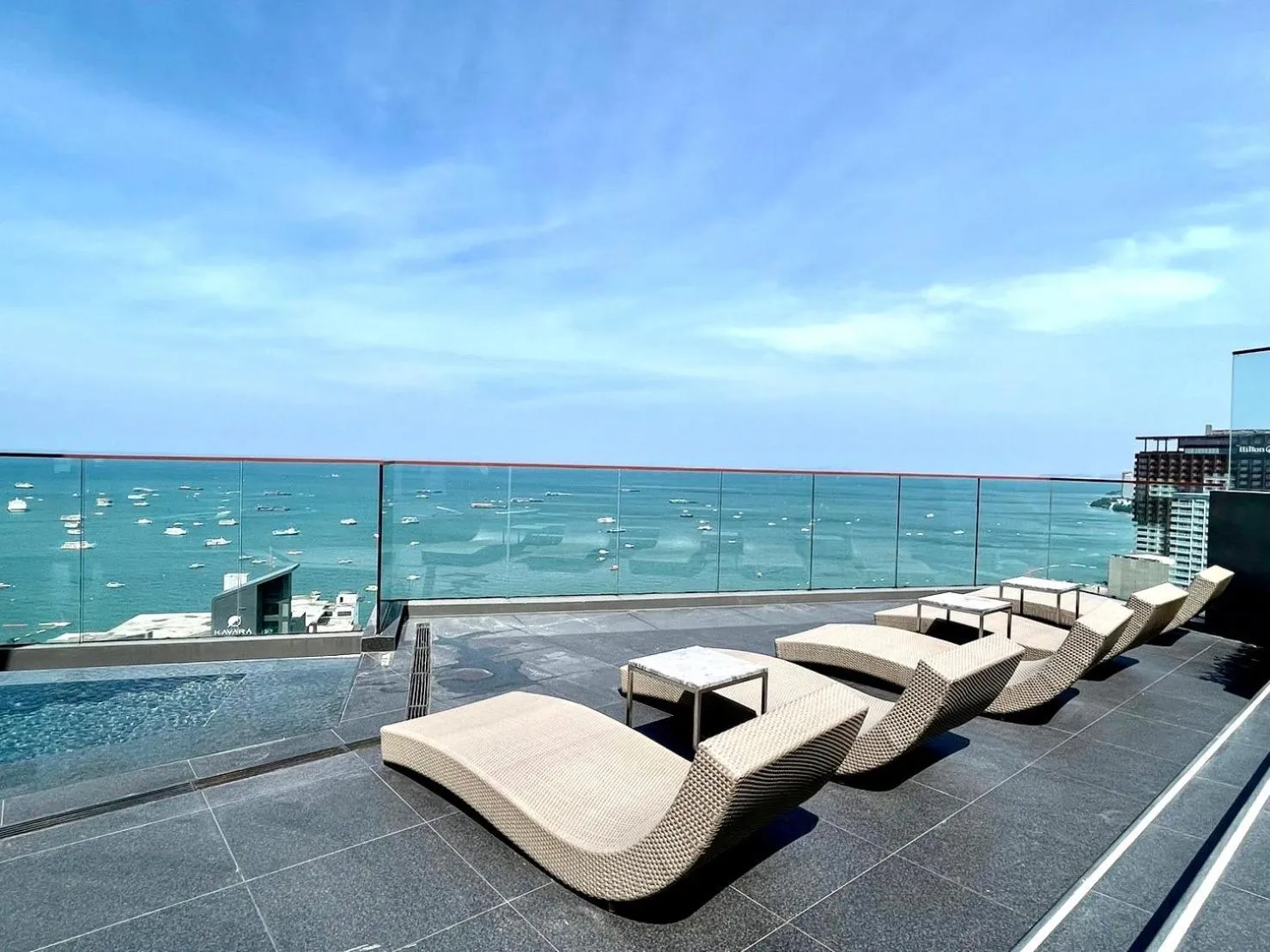 Seating area in The EDGE Central Pattaya