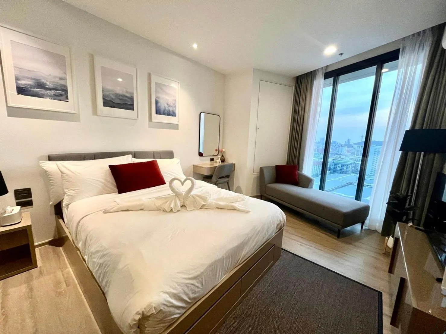 Bed in The EDGE Central Pattaya