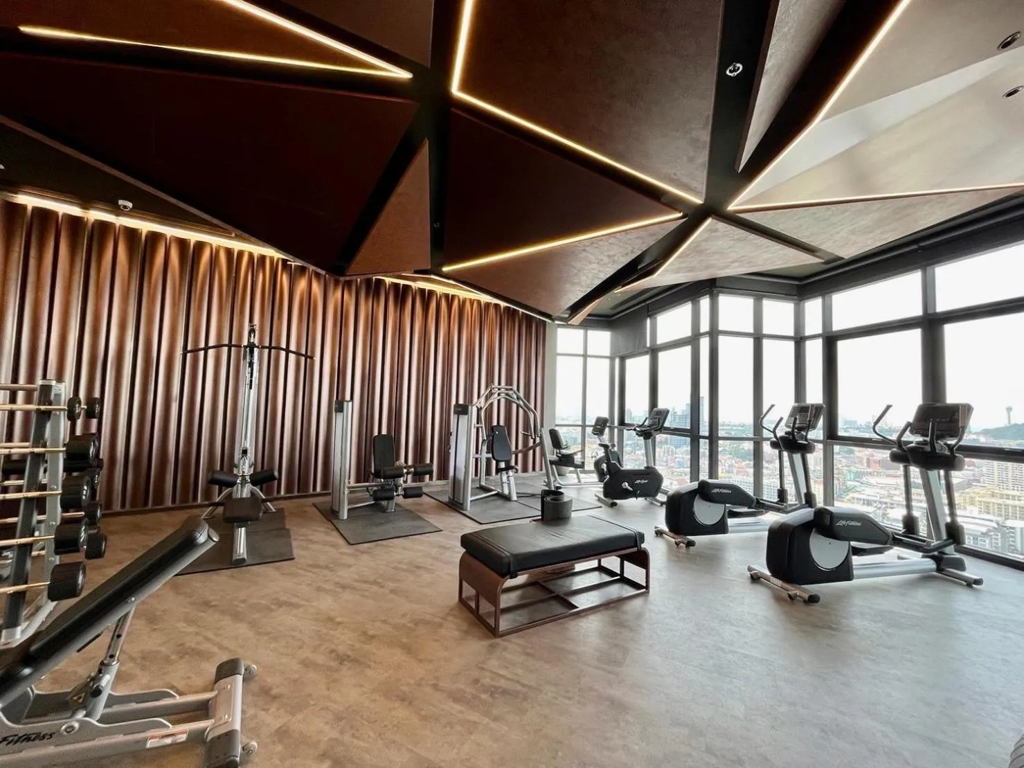 Fitness centre/facilities in The EDGE Central Pattaya
