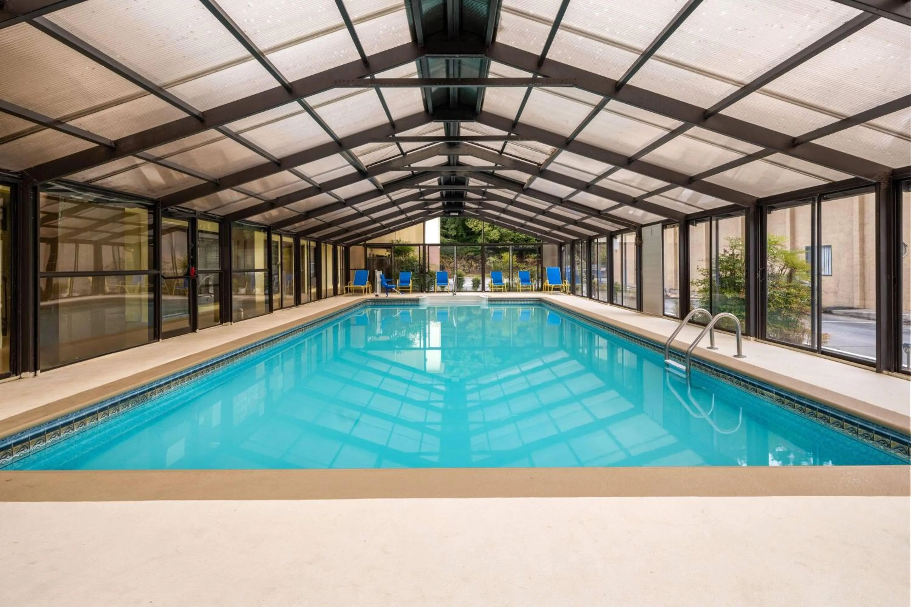Swimming pool in Days Inn by Wyndham Murphy