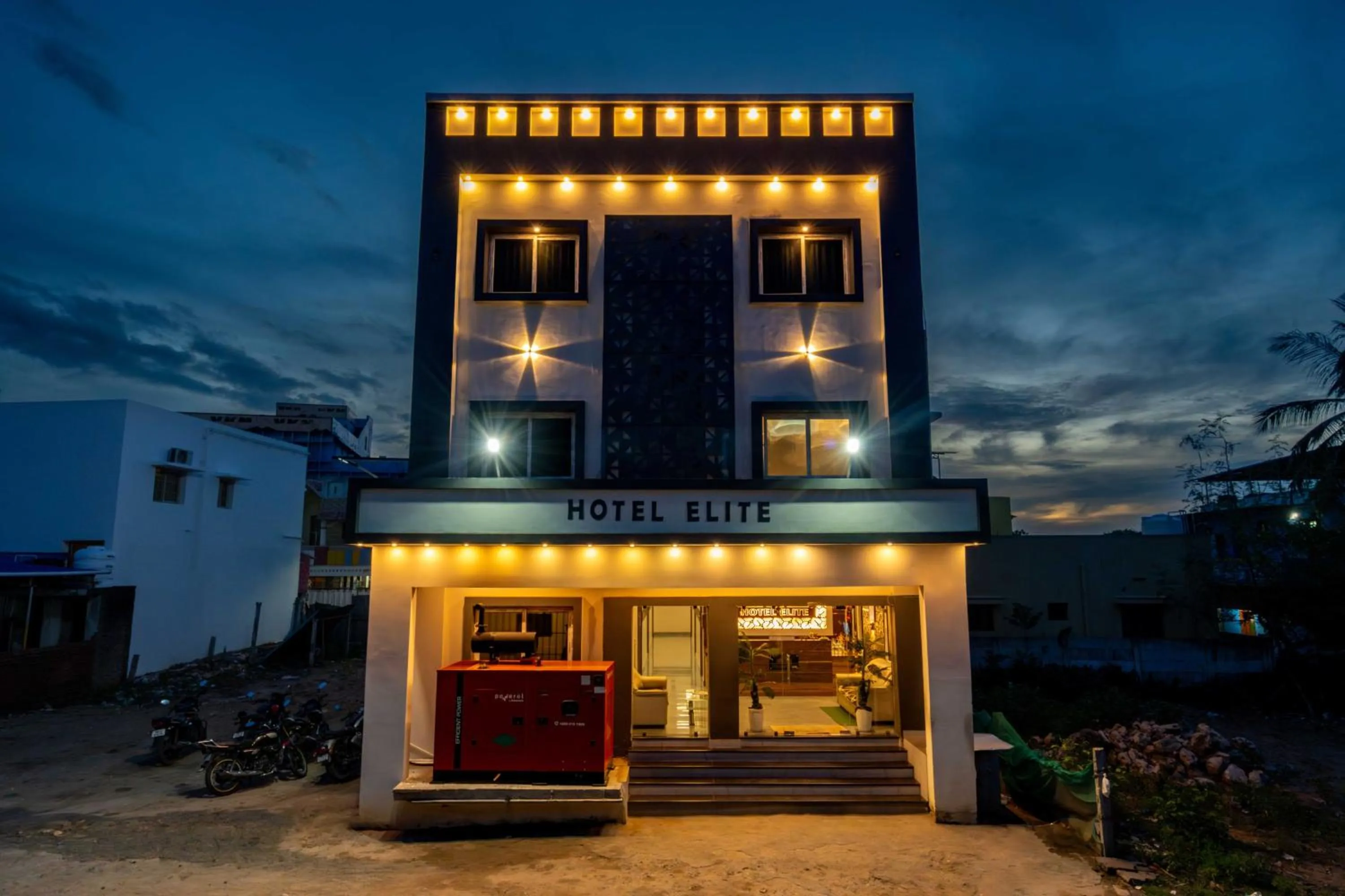 Facade/entrance in HOTEL ELITE