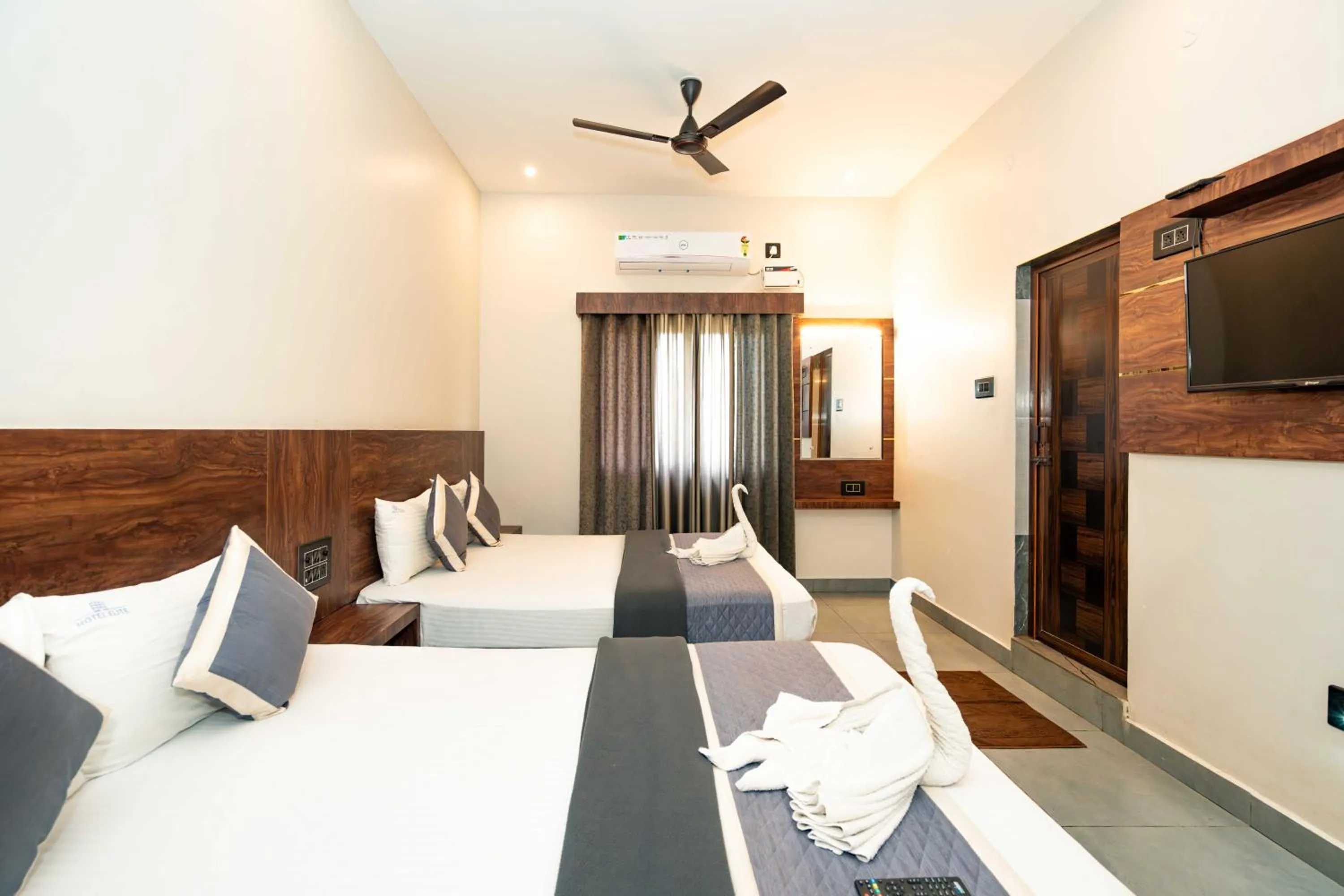 Bedroom, Bed in HOTEL ELITE