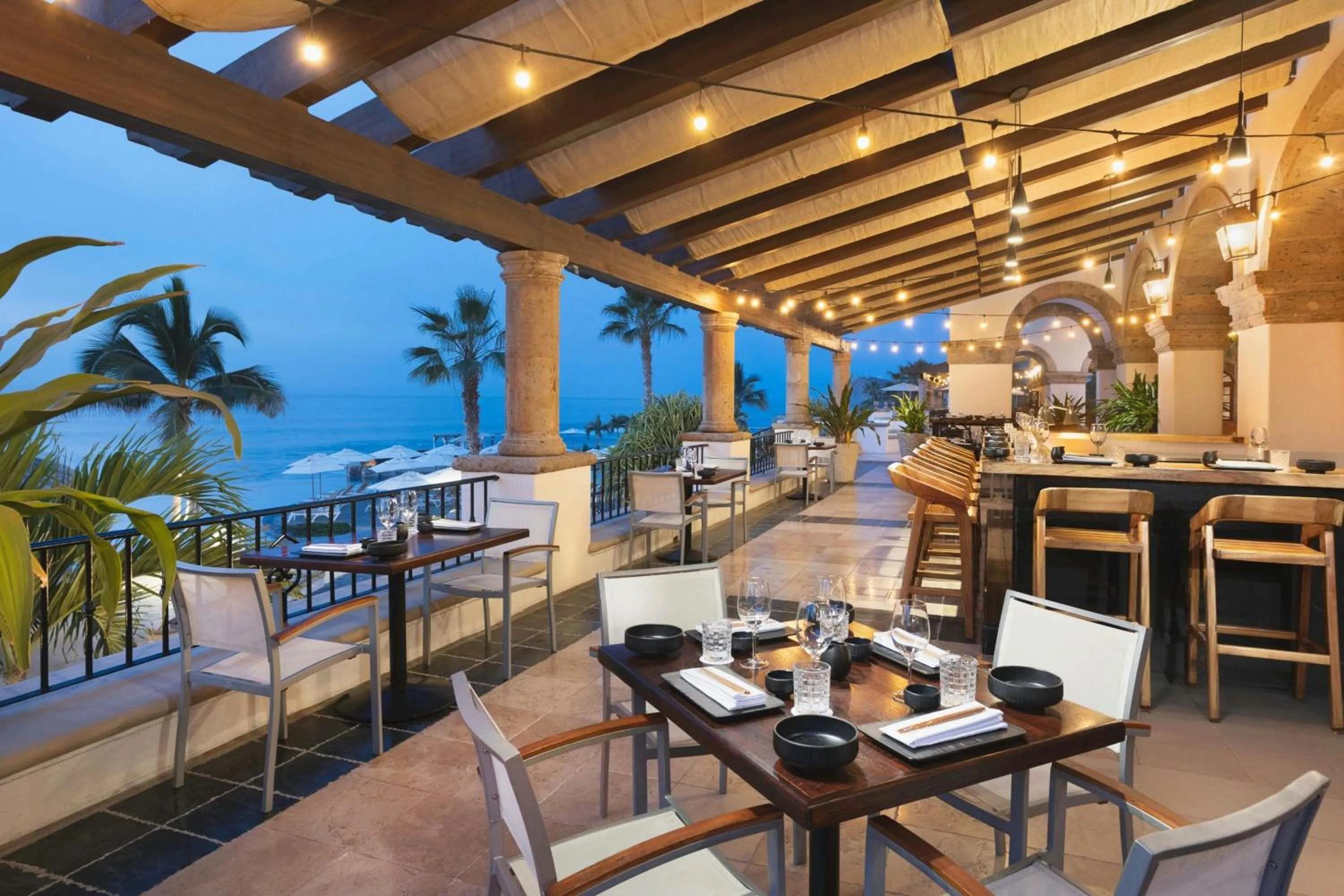 Lounge or bar in Hacienda del Mar Los Cabos, an Autograph Collection All-Inclusive Resort