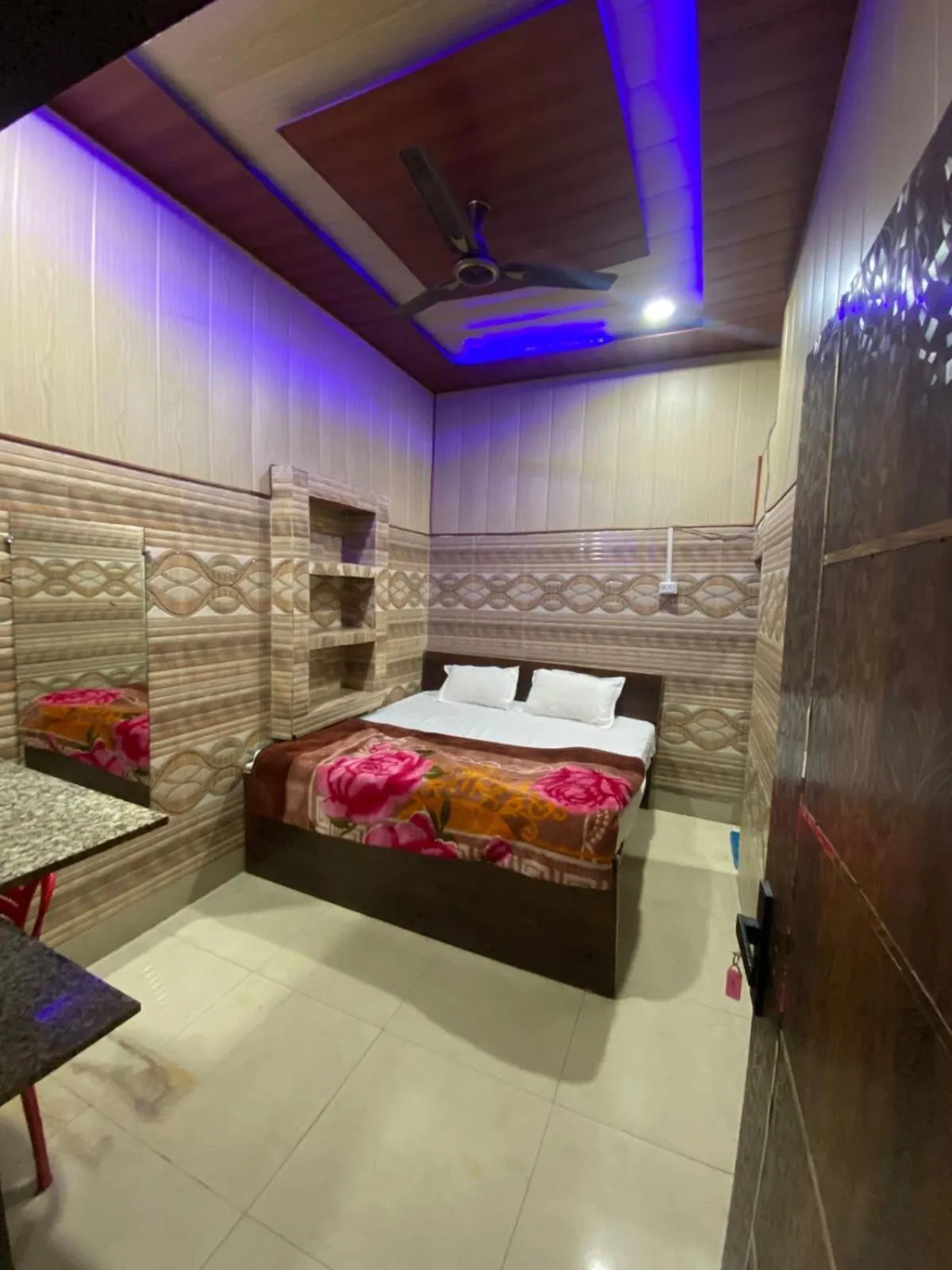 Bed in Annu Bhai Sewa Sadan