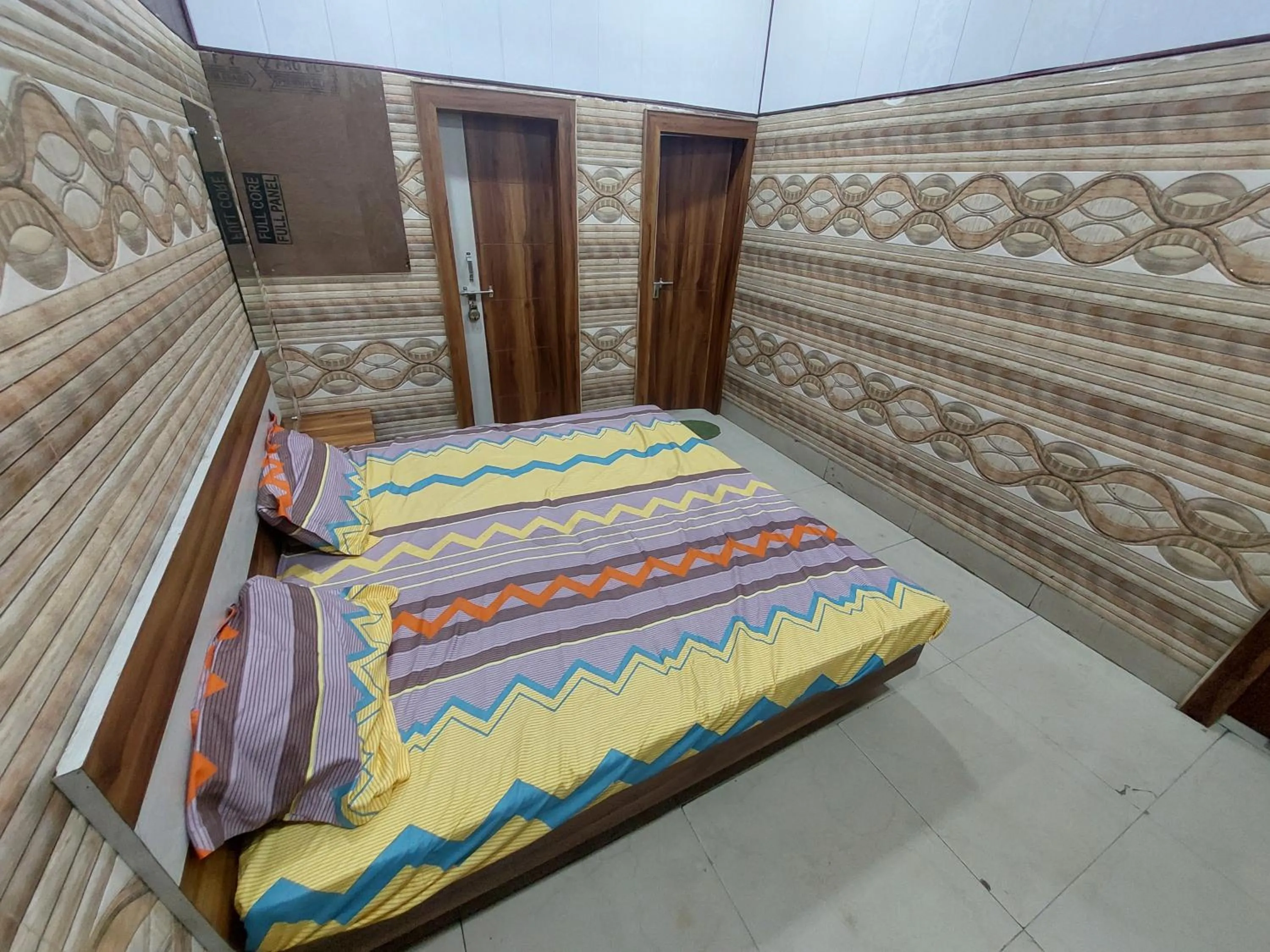 Bed in Annu Bhai Sewa Sadan