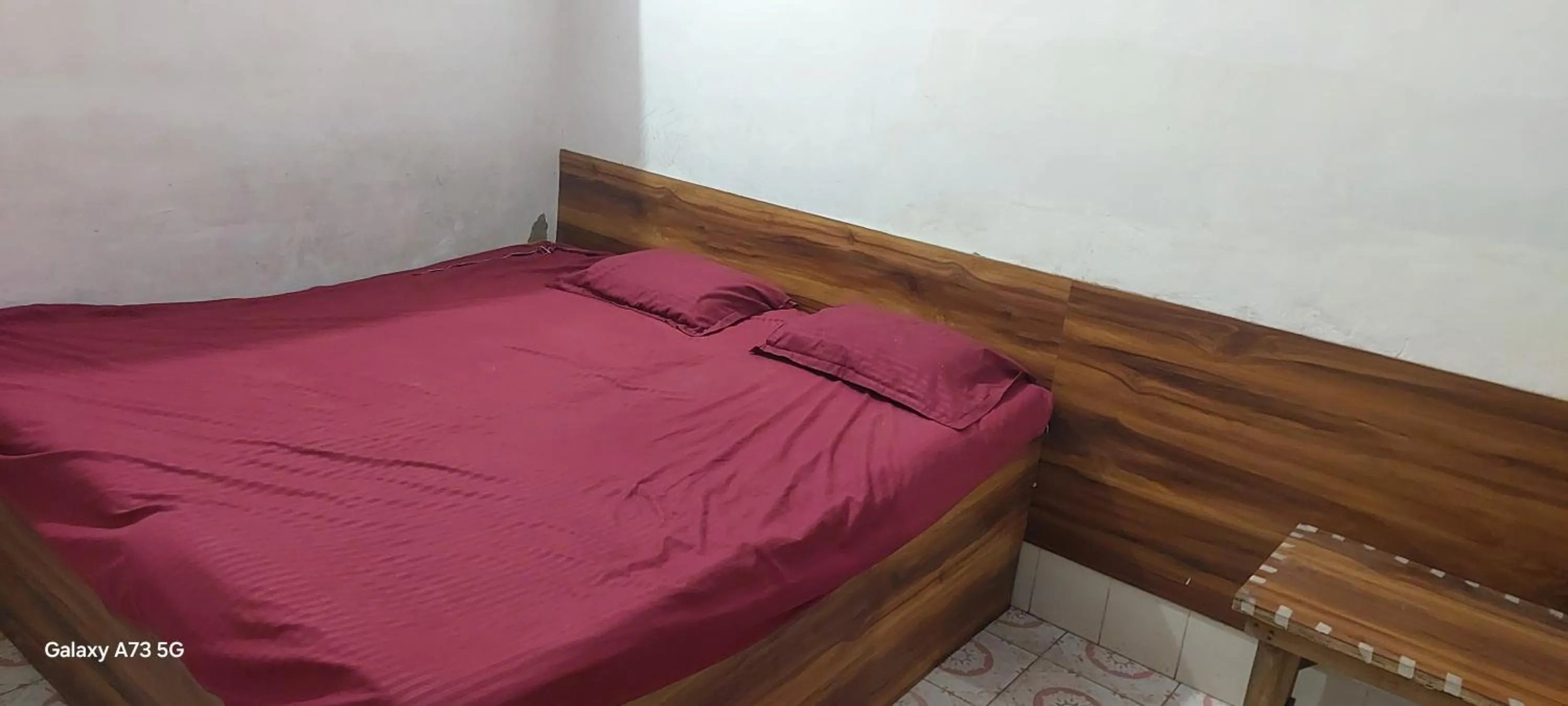 Bed in Annu Bhai Sewa Sadan
