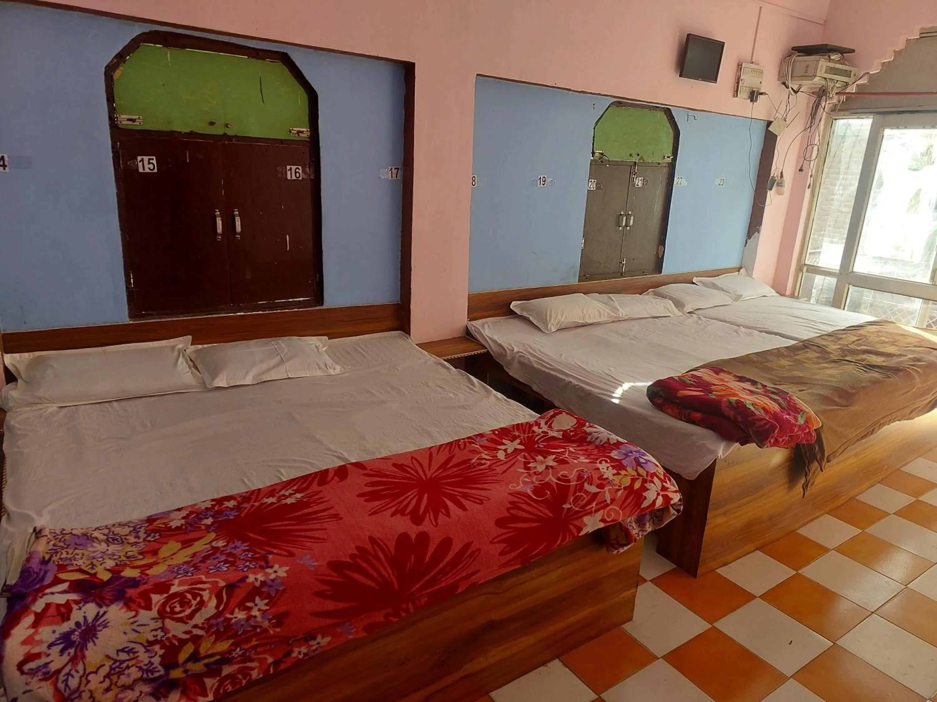 Bed in Annu Bhai Sewa Sadan