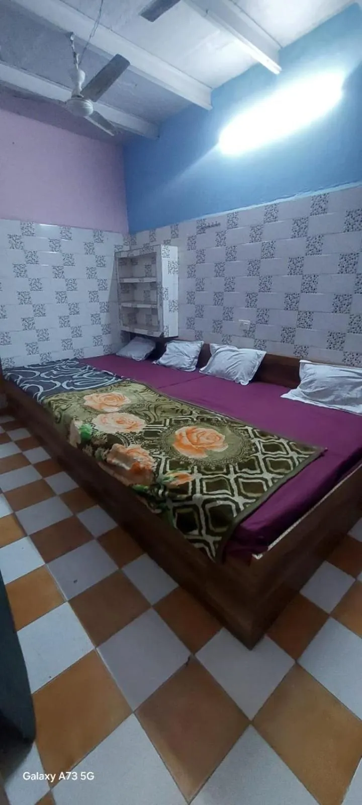 Bed in Annu Bhai Sewa Sadan