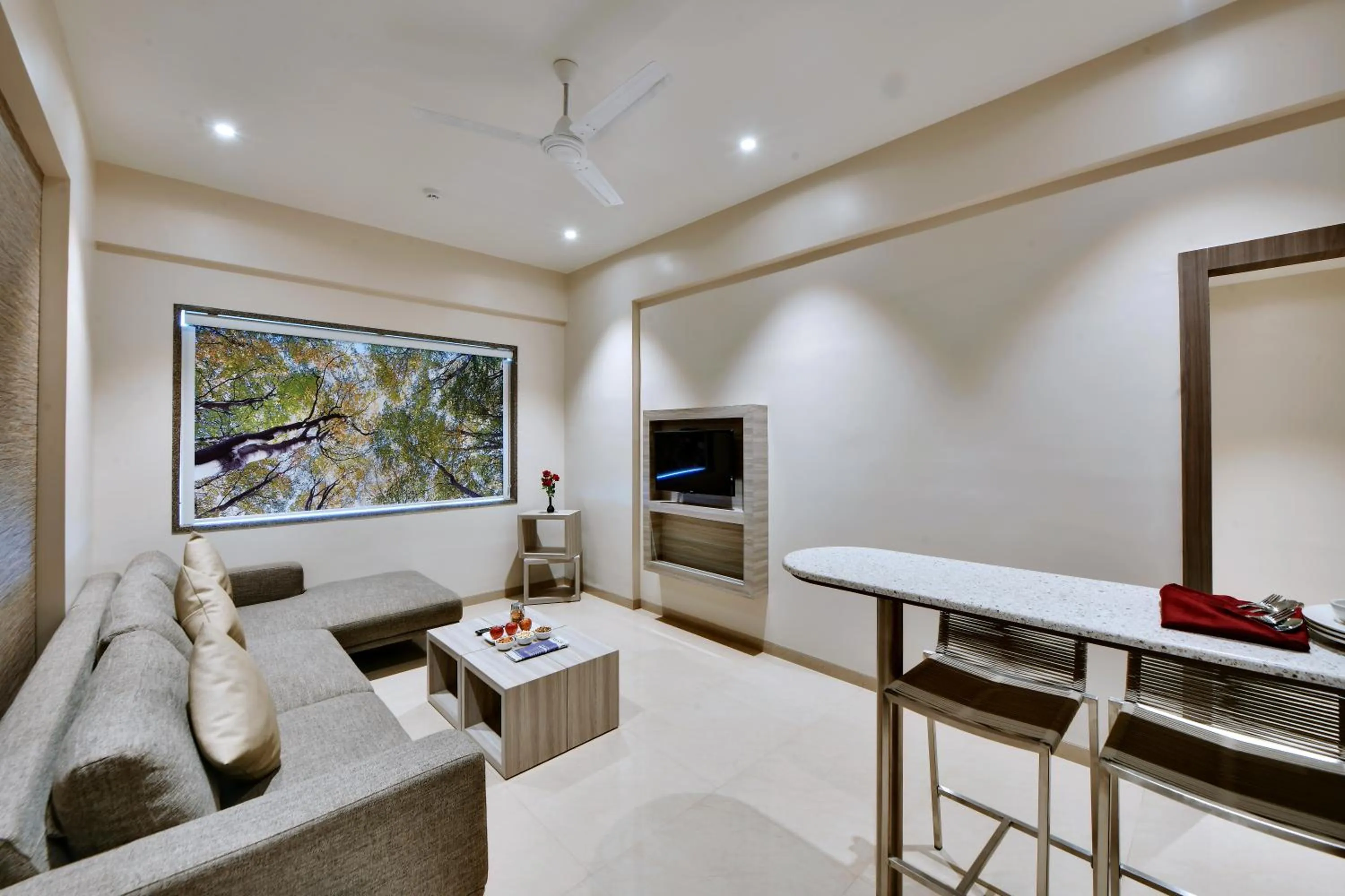 Communal lounge/ TV room in Click Hotel Pithampur