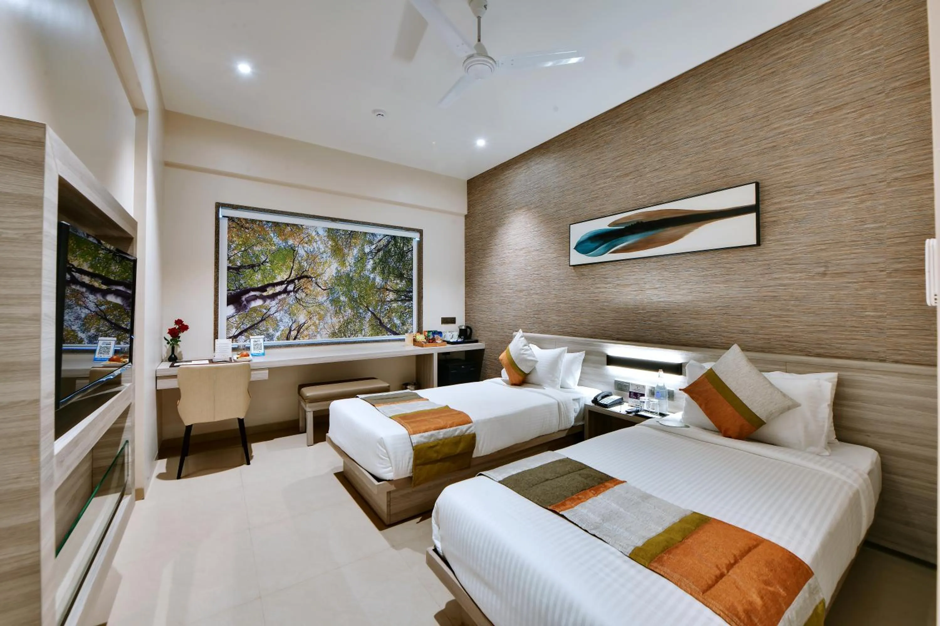 Bed in Click Hotel Pithampur