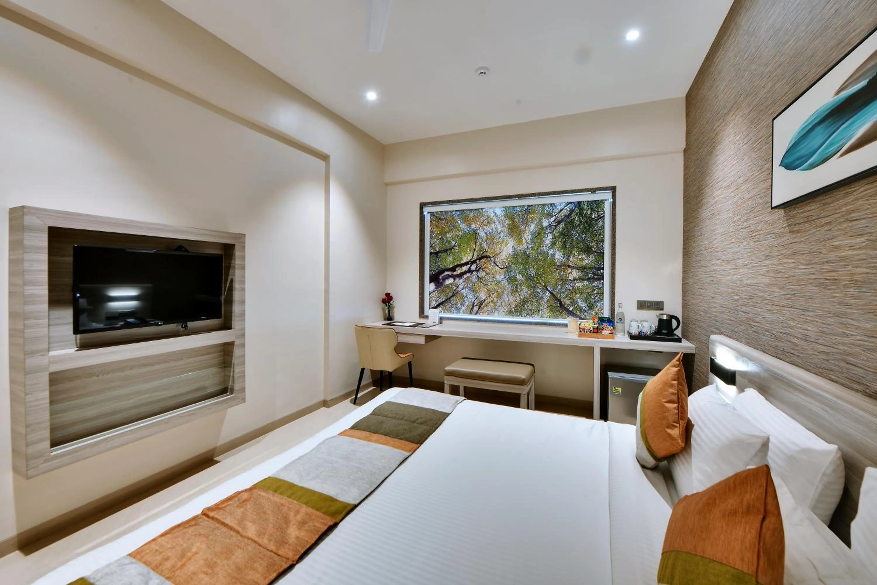 Bed in Click Hotel Pithampur