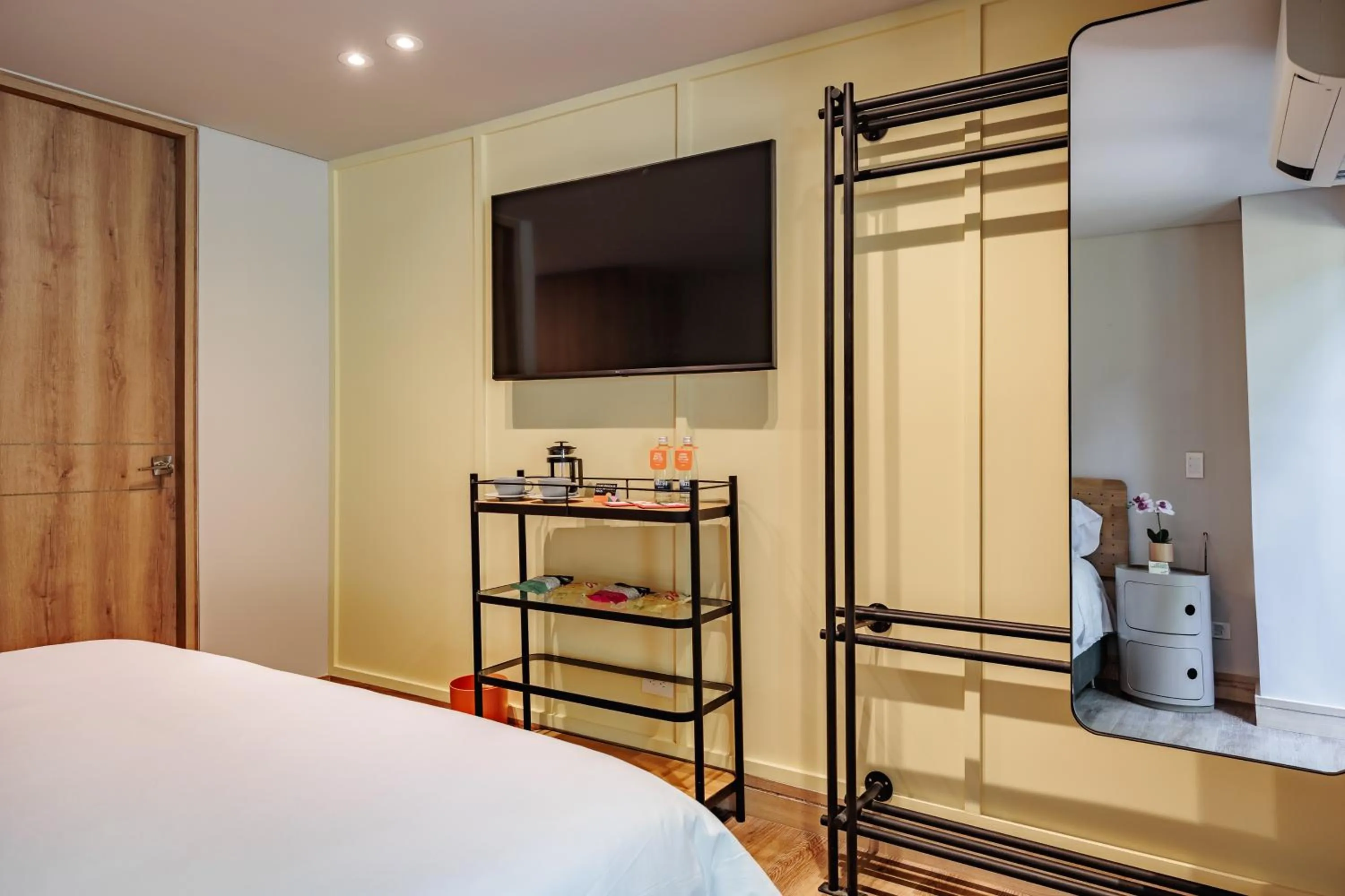 TV and multimedia, Bed in The Somos Central Hotel Poblado