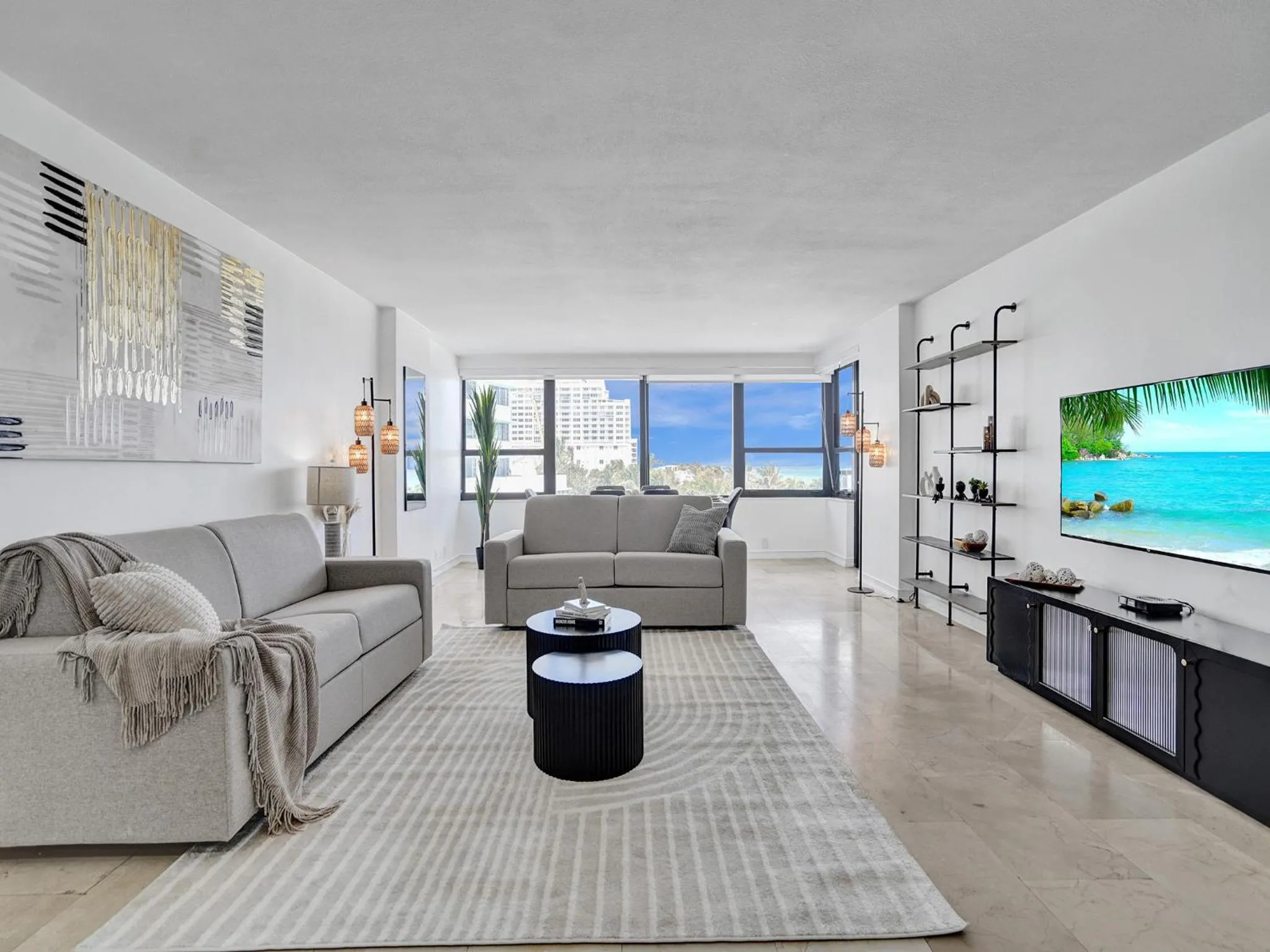 Oceanfront Haven Retreat Beach Service 502