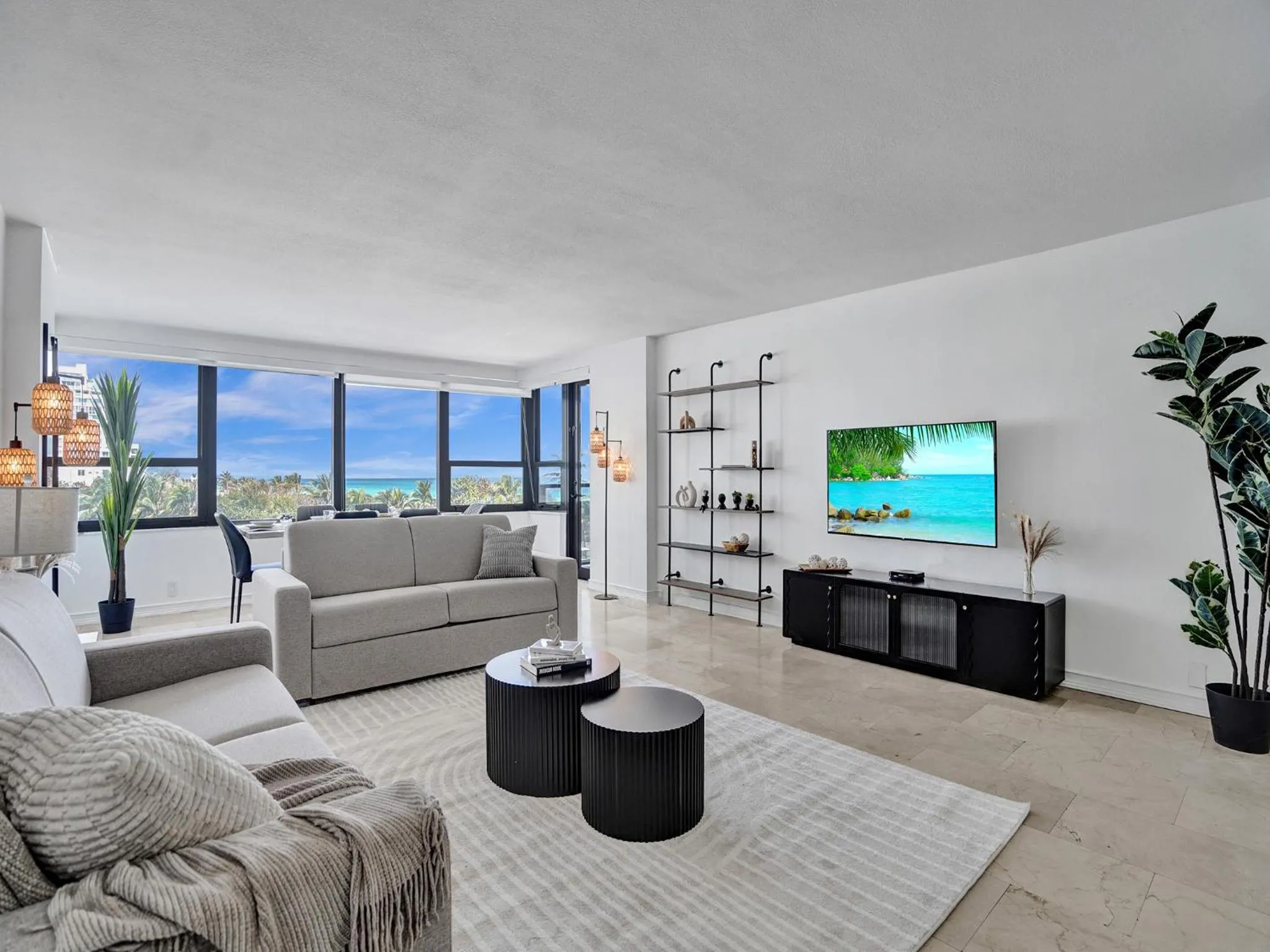 Oceanfront Haven Retreat Beach Service 502