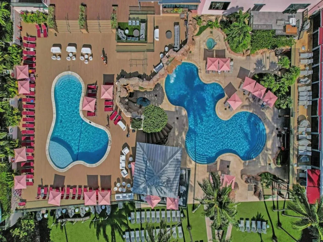 Swimming pool in Amazing Ocean View Condo Beach Service 1111