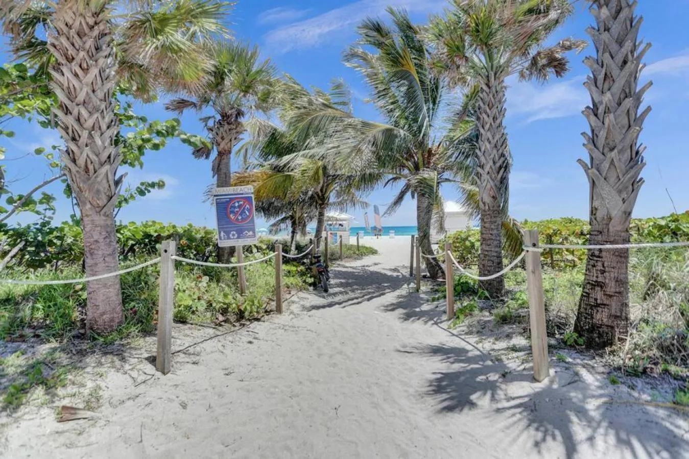 Beach in Amazing Ocean View Condo Beach Service 1111